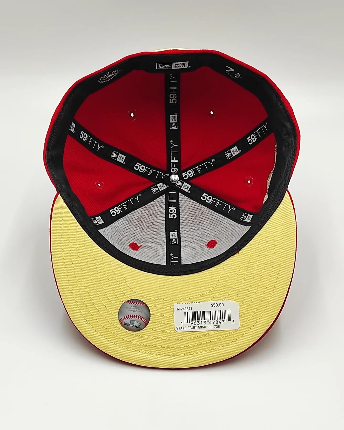 New Era 59Fifty gorra roja de los New York Yankees con el parche de la Serie Mundial de 1998 y la fruta del estado