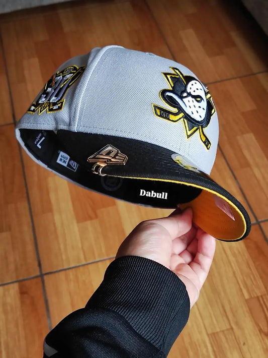59FIFTY New Era Anaheim Ducks 30th Anniversary incluye pin FAM