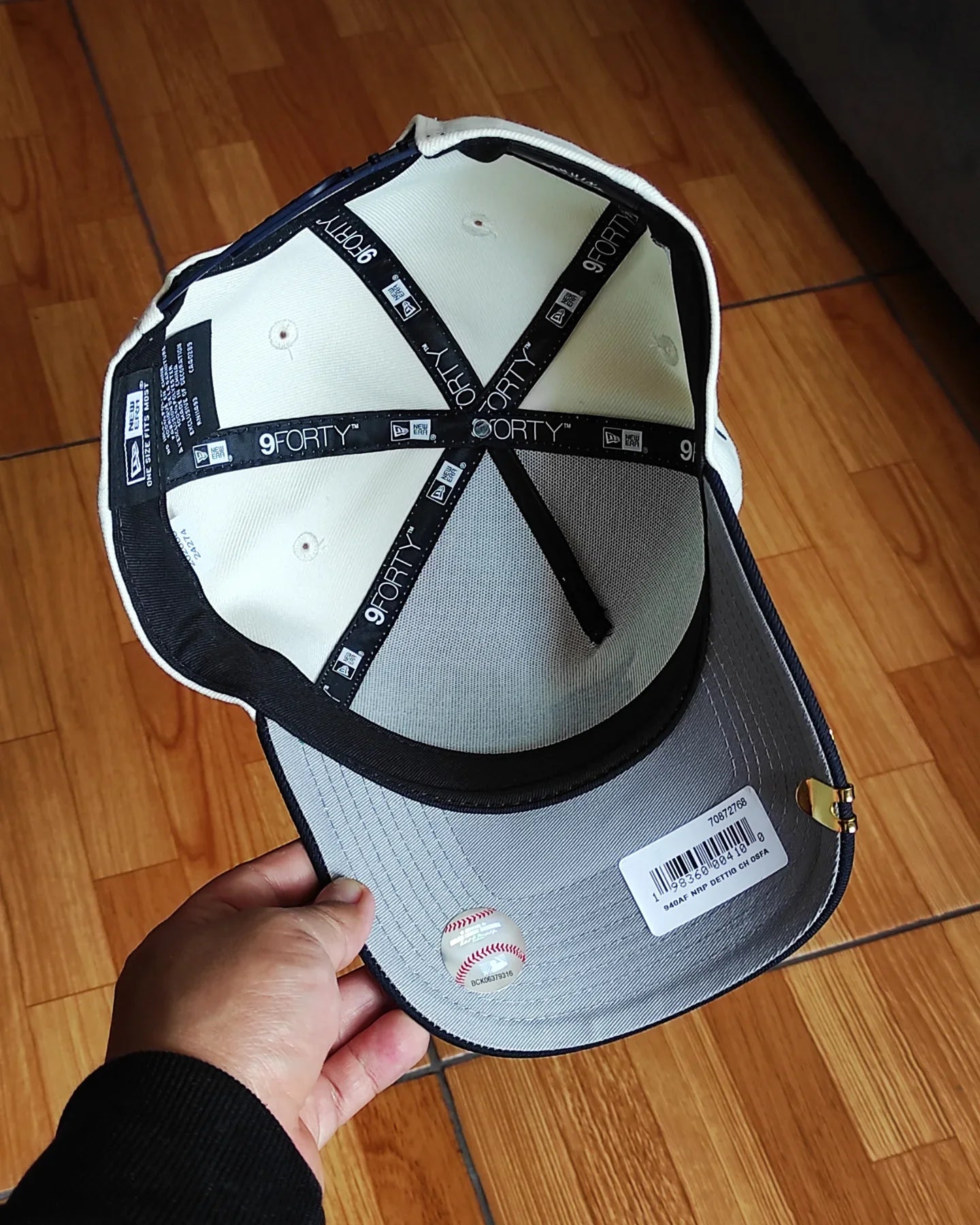 New Era Detroit Tigers comerica park tow tone Chrome baby 9forty A-FRAME