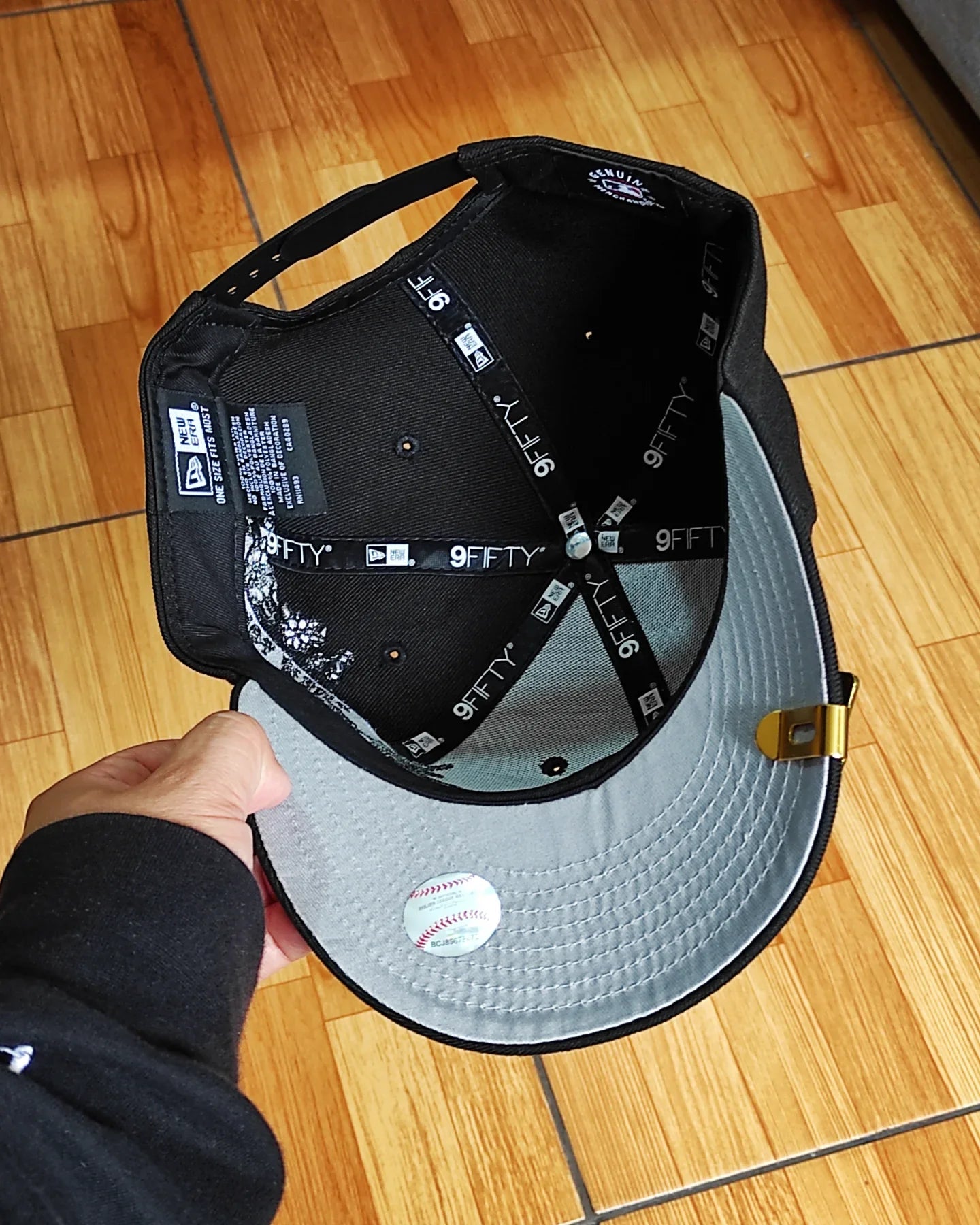 Gorra Snapback New Era 9Fifty de los New York Mets con parche lateral de arte urbano y visera gris - Negra