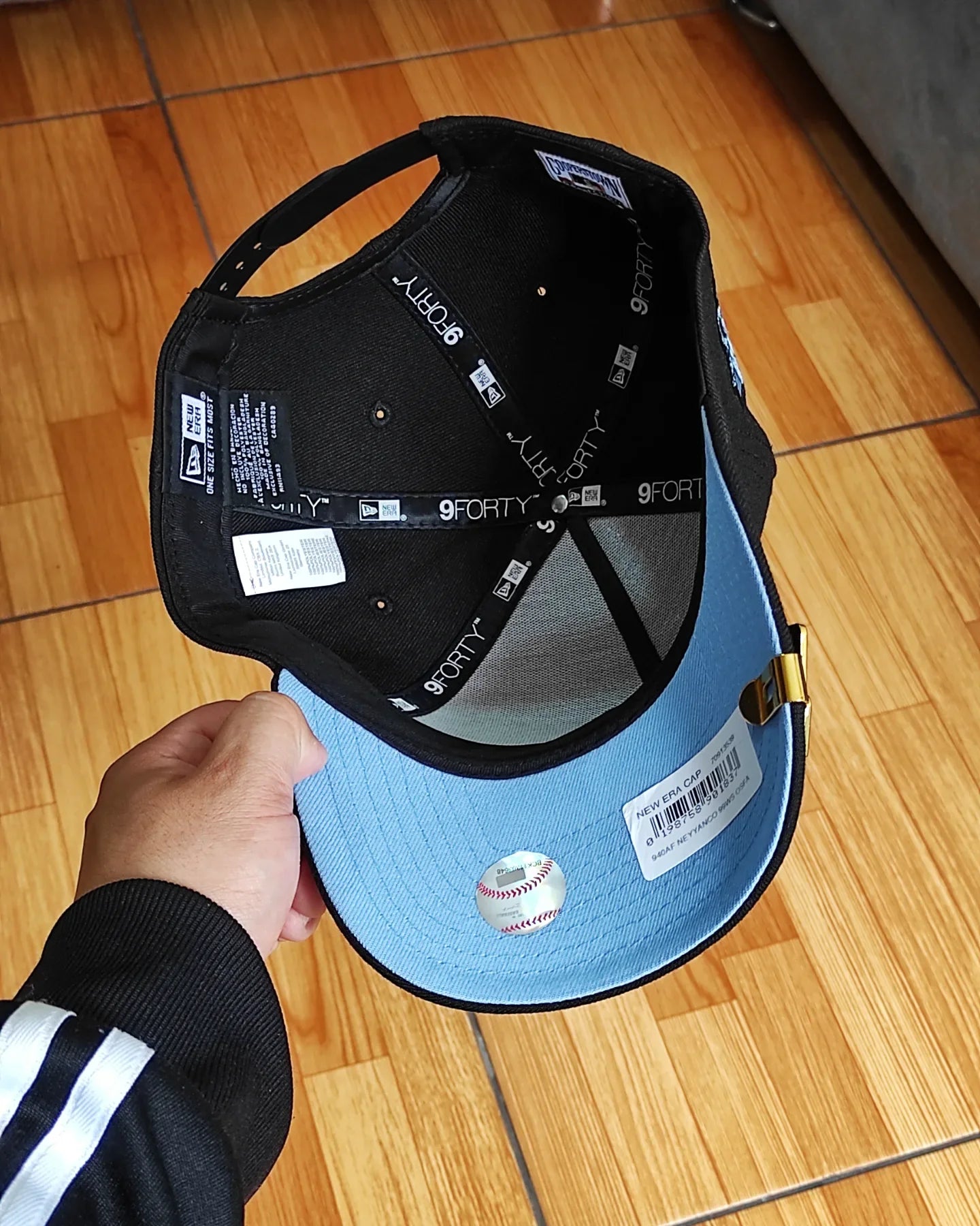 Gorra New Era New York Yankees World Series 1999 Black Sky Edition 9Forty A-Frame con Cierre Ajustable