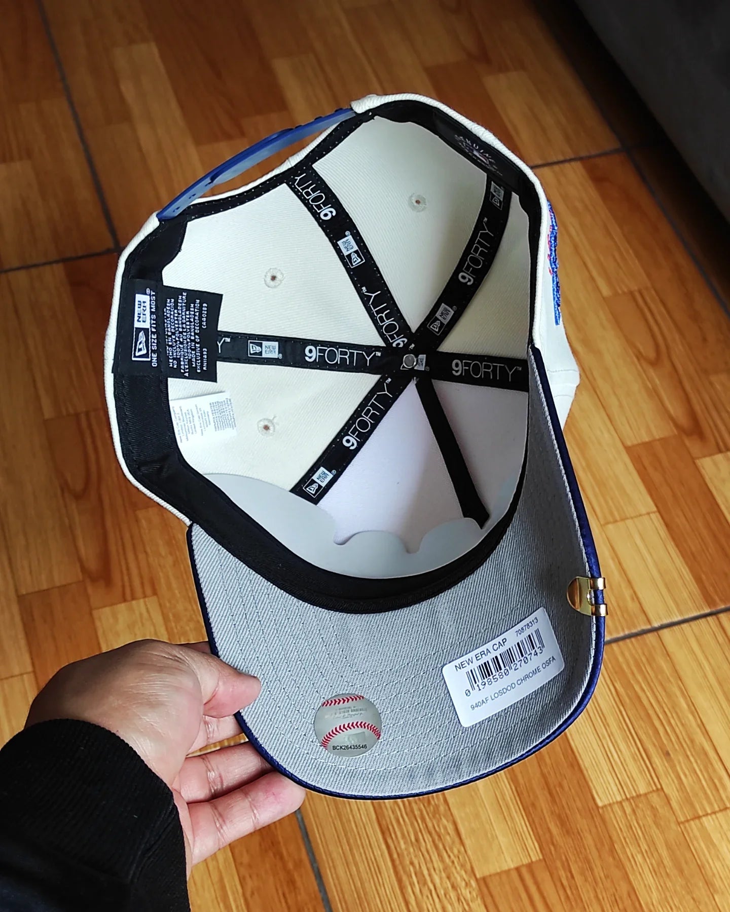 Gorra Snapback New Era Los Angeles Dodgers Chrome Satin Brim Two Tone 9Forty A Frame