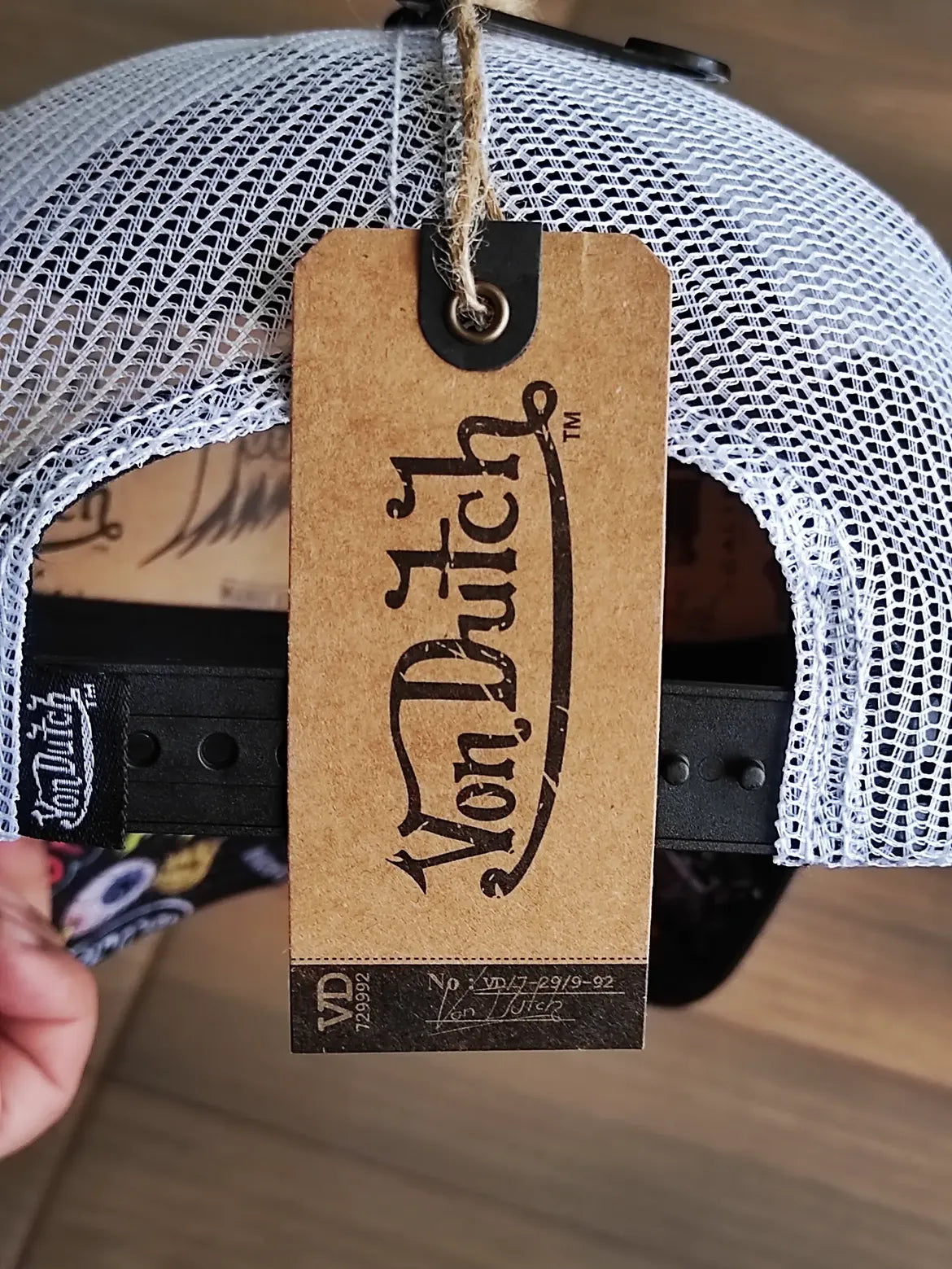 Von dutch trucker cap multilogo