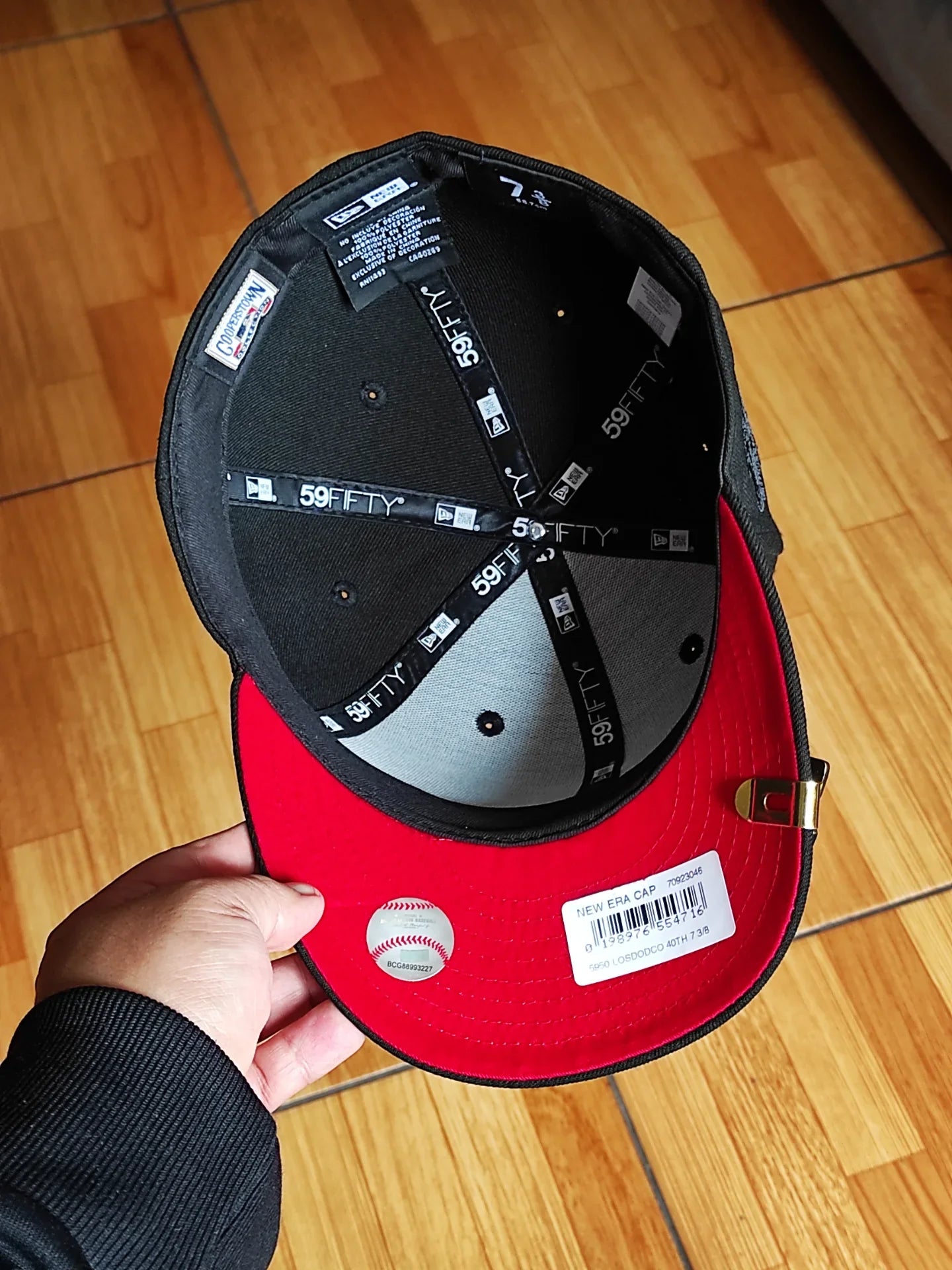 Gorra ajustada 59Fifty New Era Los Angeles Dodgers 40 Aniversario del Estadio Edición Blackout Fuego Rojo