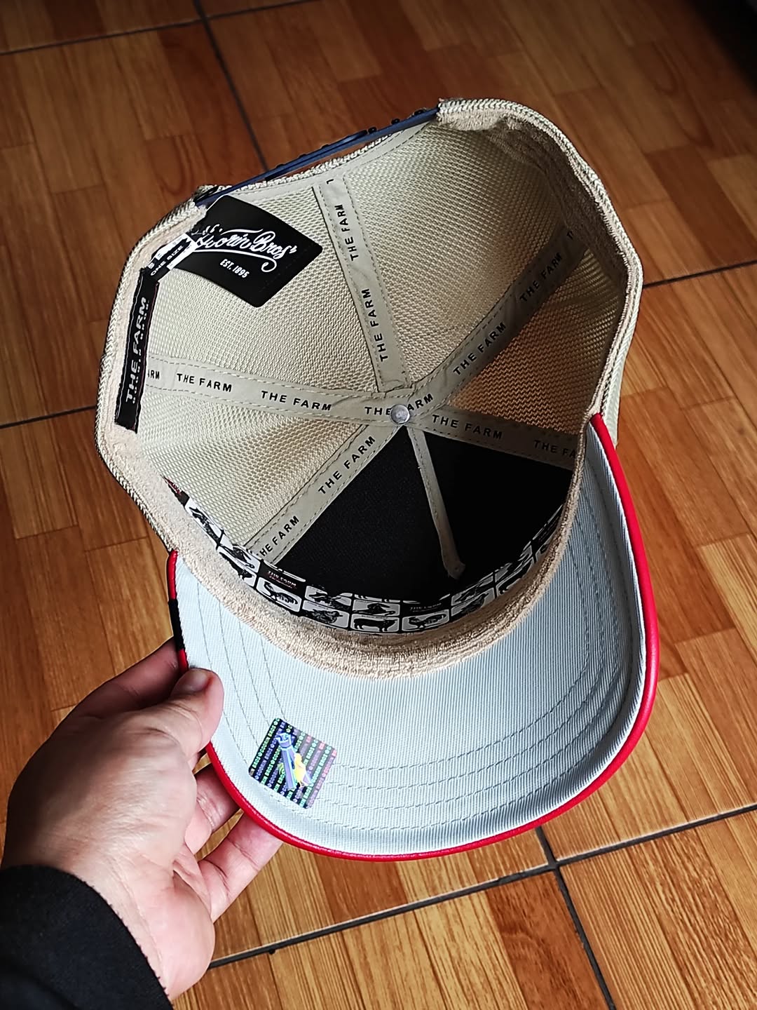 Gorra trucker The Farm de Goorin Bros, Shleather Cock, gallo, azul marino y rojo