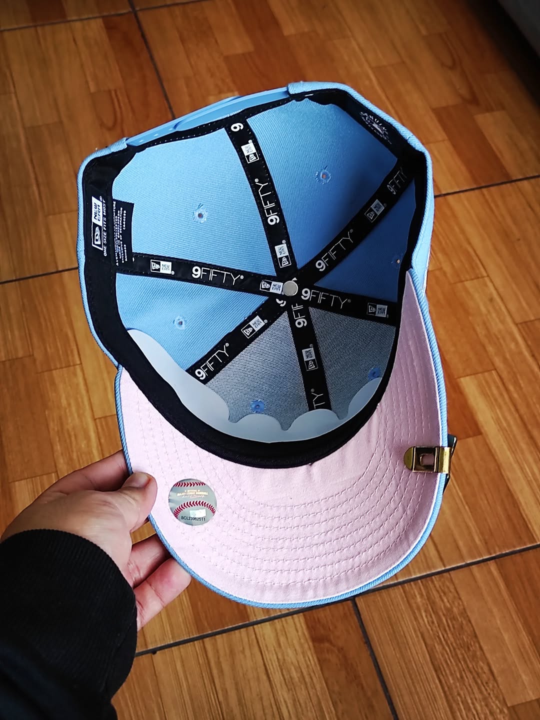 Gorra snapback 9fifty New Era New York Yankees corazón cielo/rosa