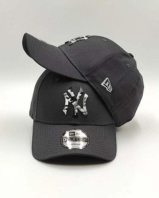 Gorra New Era camuflaje con logo New York Yankees