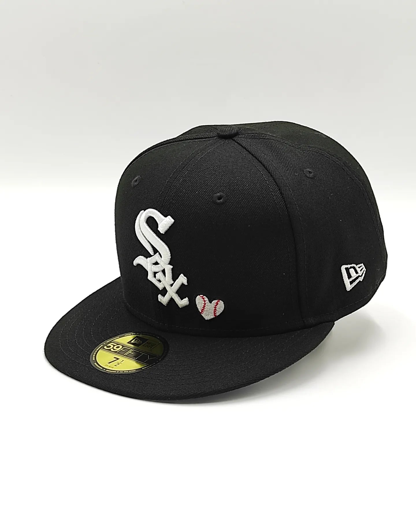 Gorra ajustada 59Fifty New Era Team Heart de los Chicago White Sox - Negra, blanca, roja