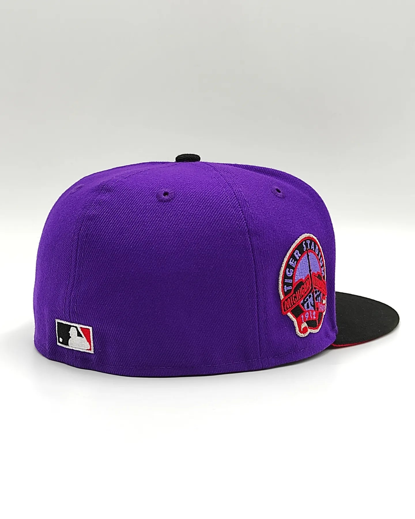 Gorra New Era 59fifty t-dot Detroit Tigers con parche de estadio - morado, negro, rojo