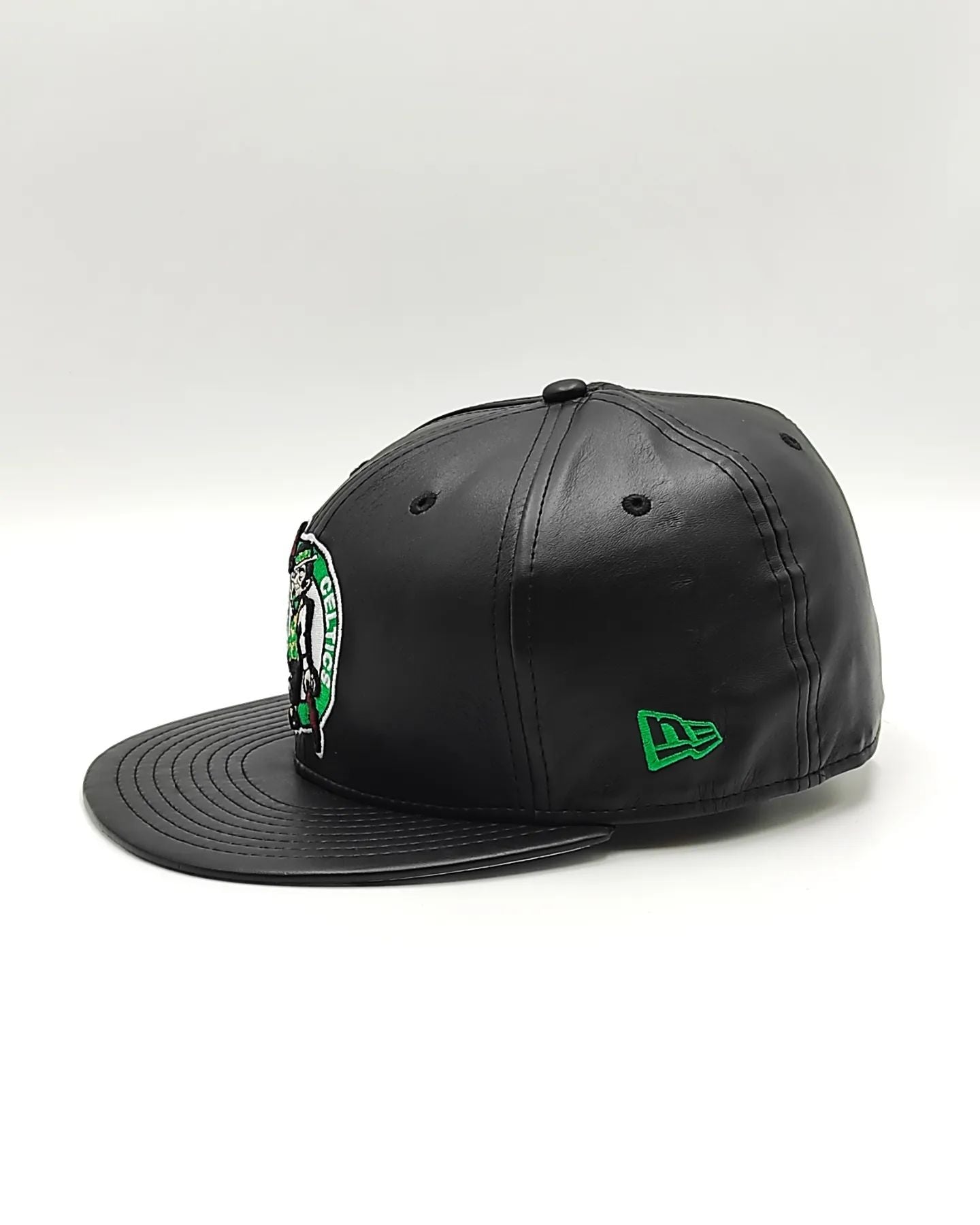 GORRA NEW ERA BOSTON CELTICS 59FIFTY VERDE, CUERO