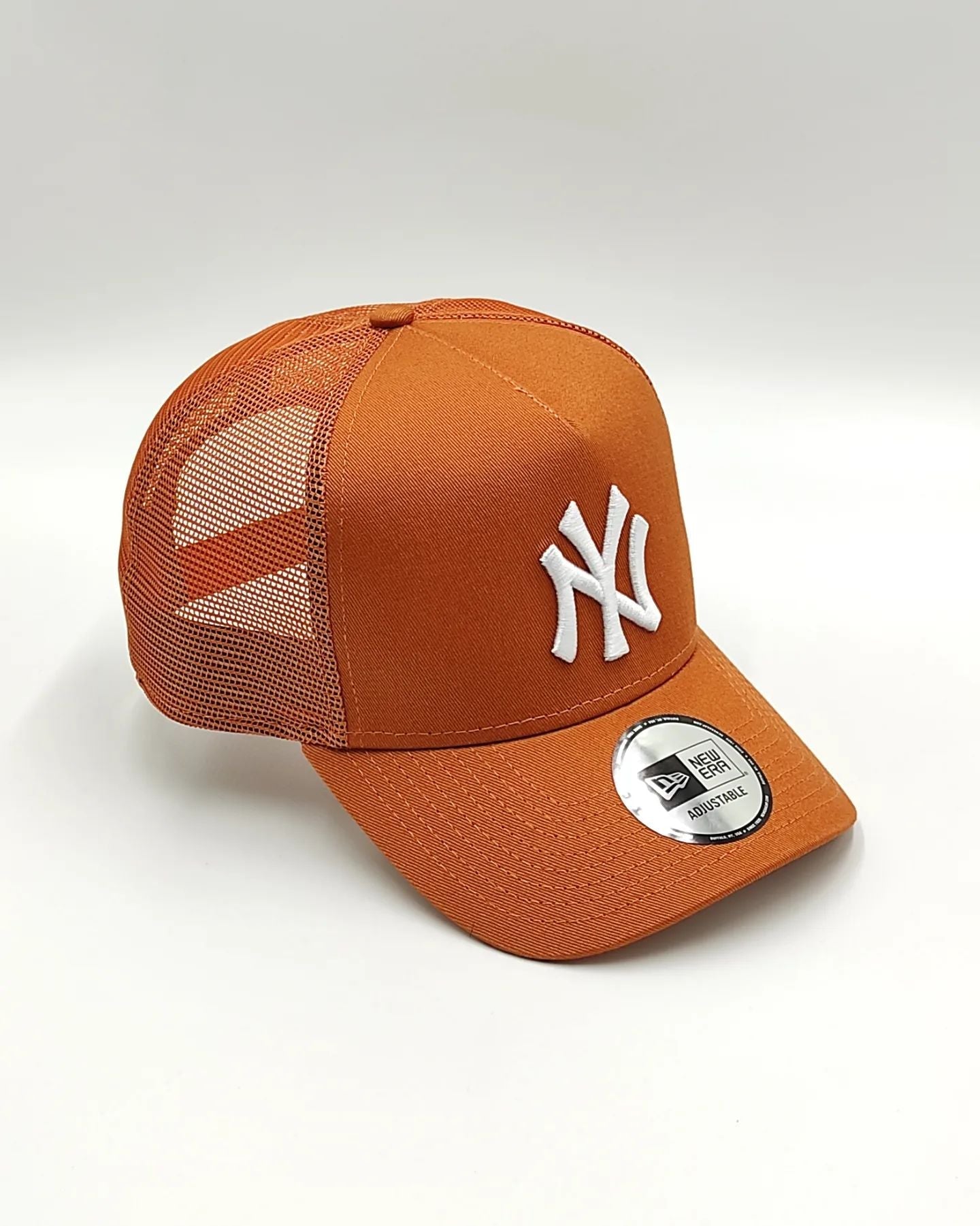 GORRA NEW ERA YANKEES TRUCKER DE MALLA TONAL