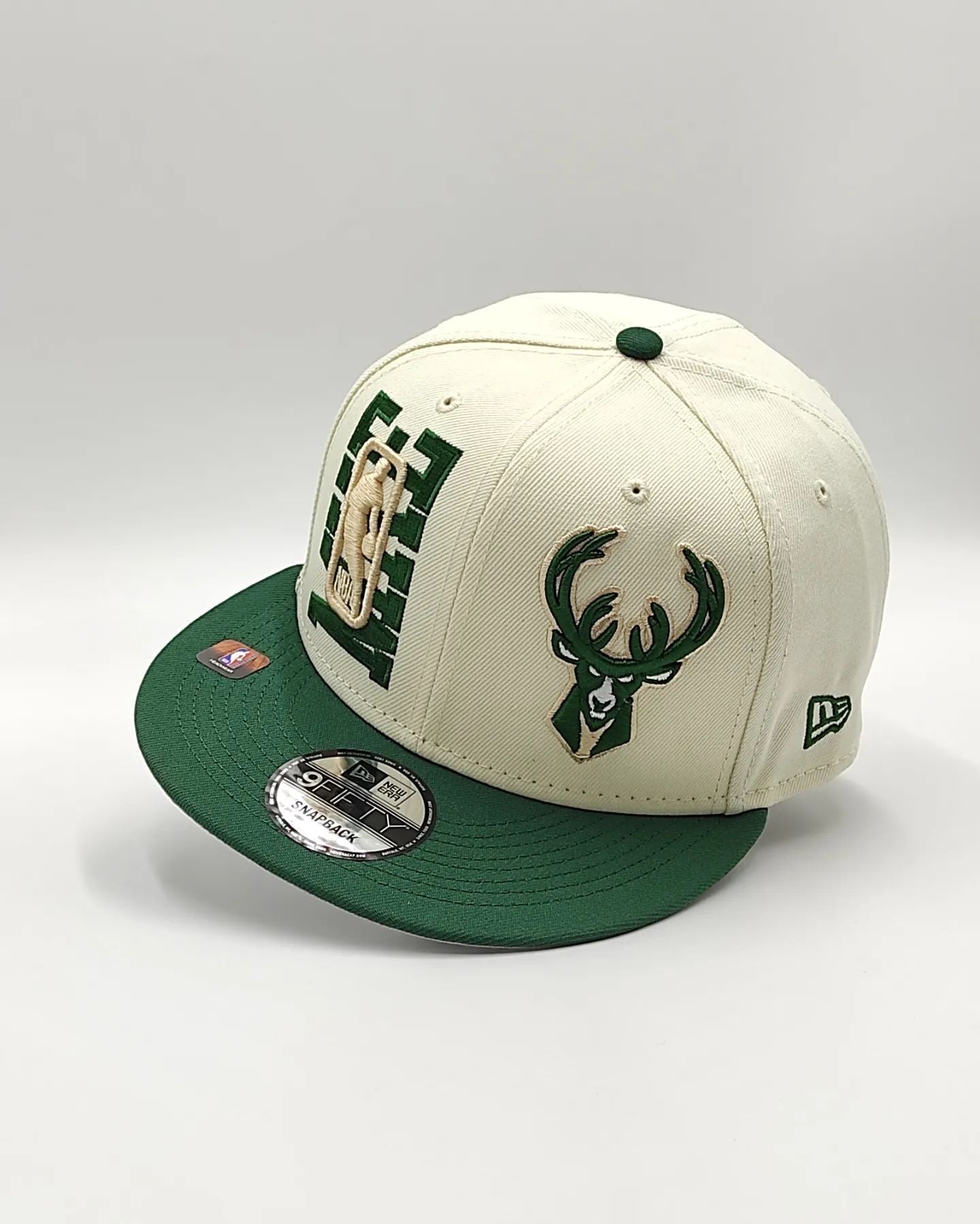 Milwaukee Bucks New Era 2022 NBA Draft 9FIFTY Adjustable Snapback Hat – Cream/Green