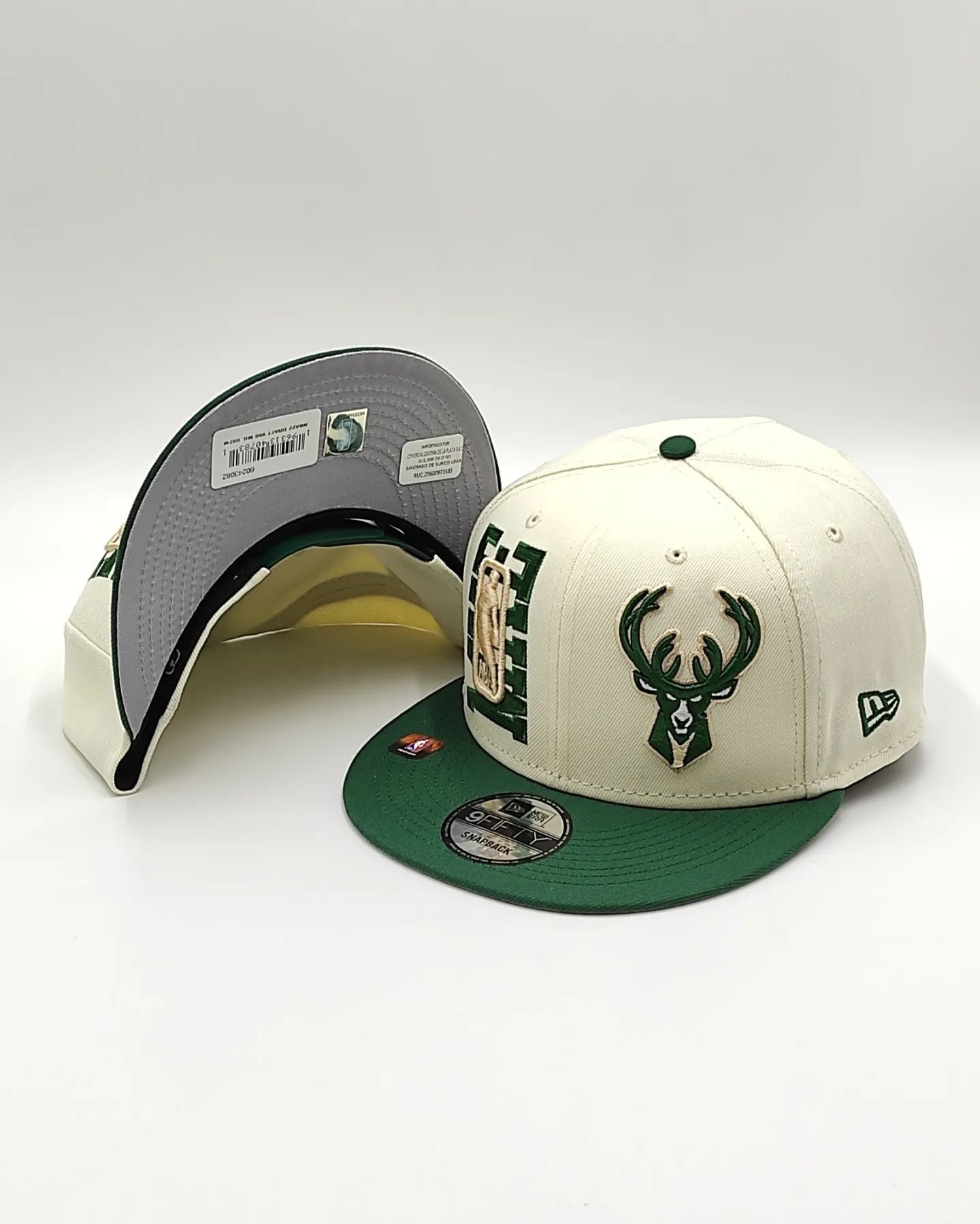 Milwaukee Bucks New Era 2022 NBA Draft 9FIFTY Adjustable Snapback Hat – Cream/Green