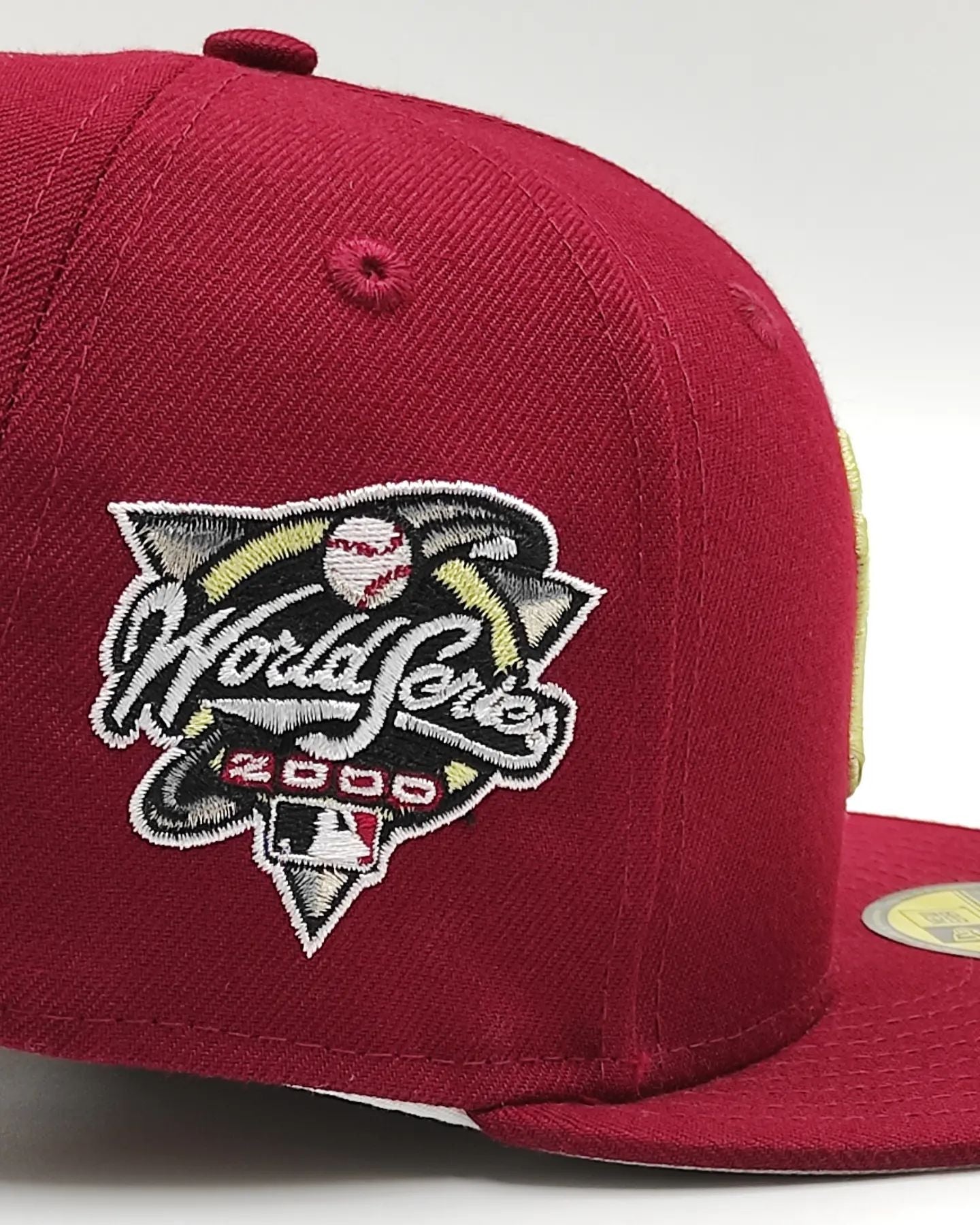 Exclusiva New Era 59fifty Beanpack New York Yankees parche Serie Mundial 2000 / rojo cardenal camel