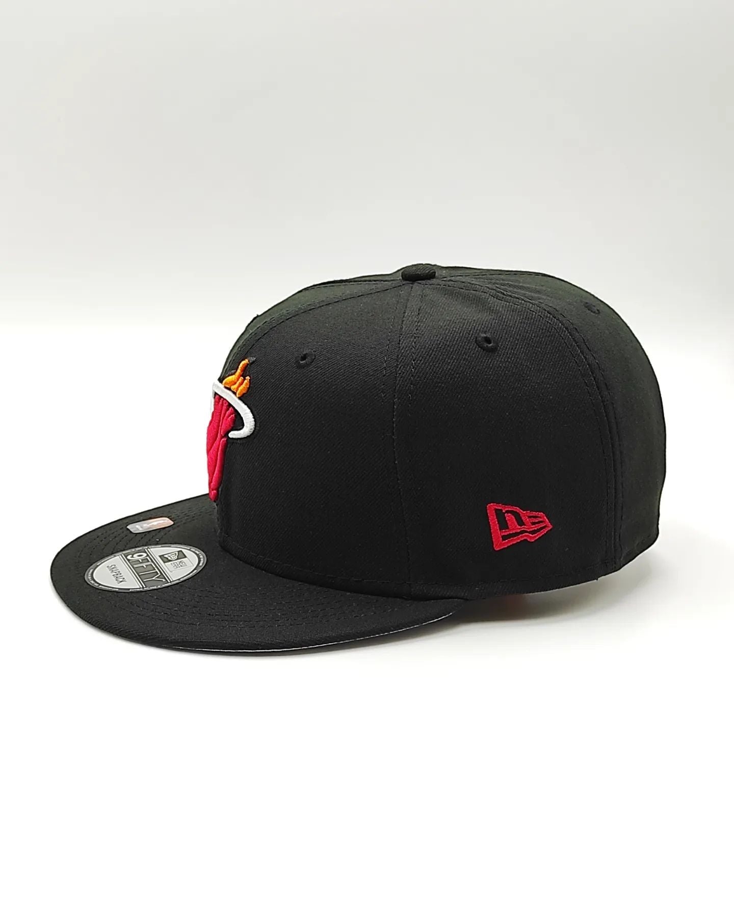 New Era Miami Heat colección Half off 950 gorra ajustable negra