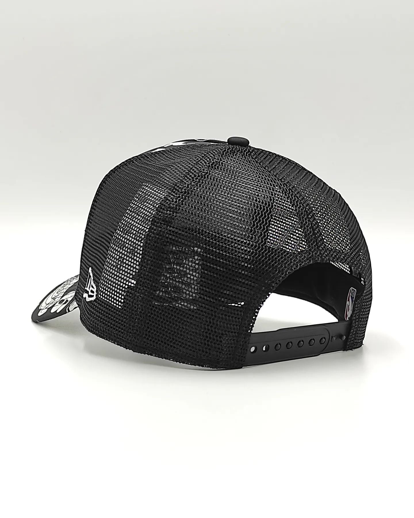 Gorra New Era NBA Trucker Negra edición ALL-OVER