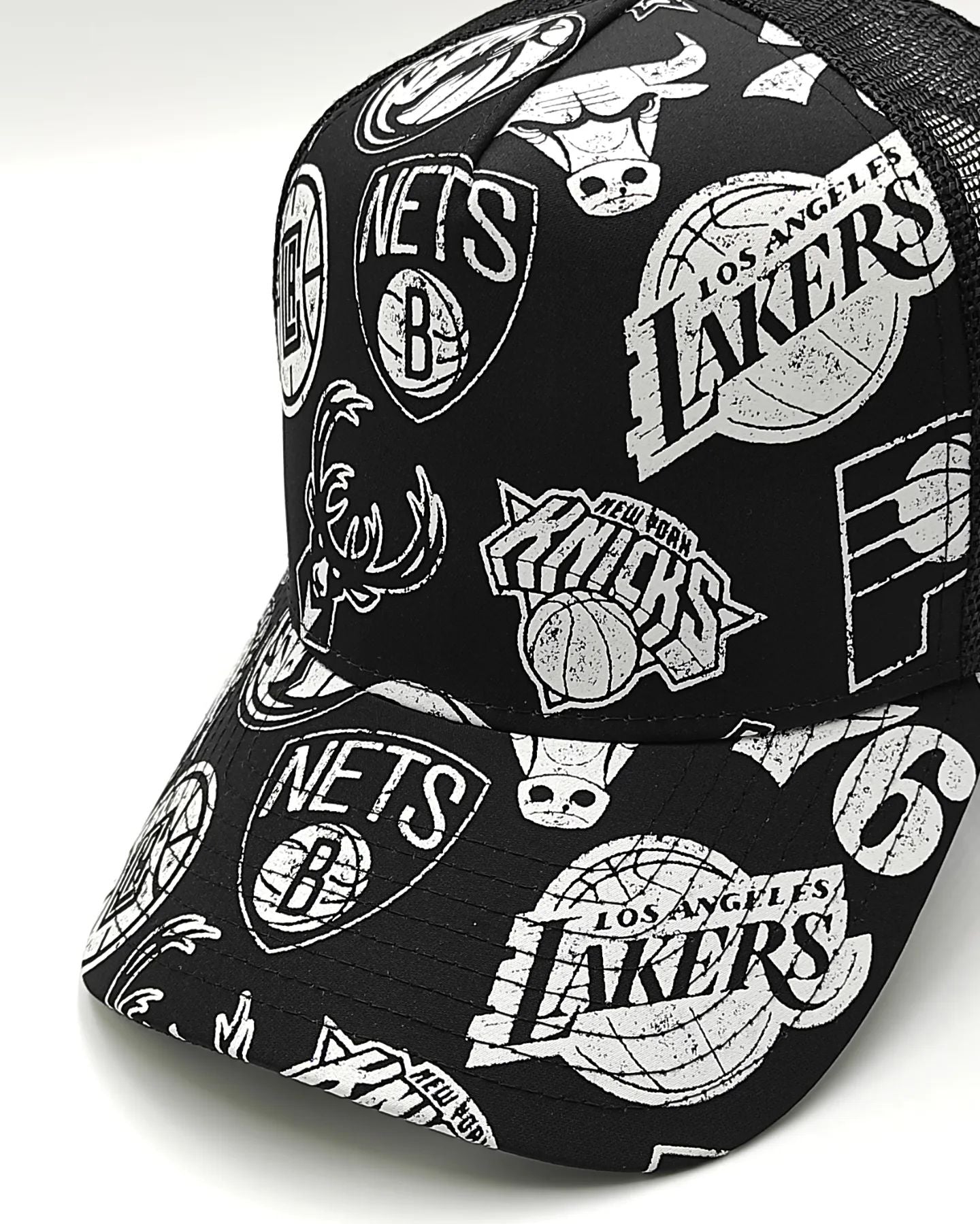 Gorra New Era NBA Trucker Negra edición ALL-OVER