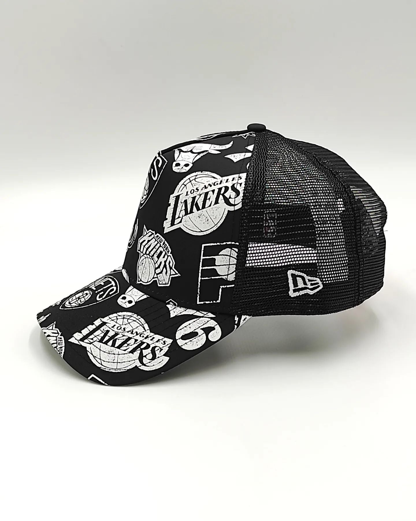 Gorra New Era NBA Trucker Negra edición ALL-OVER