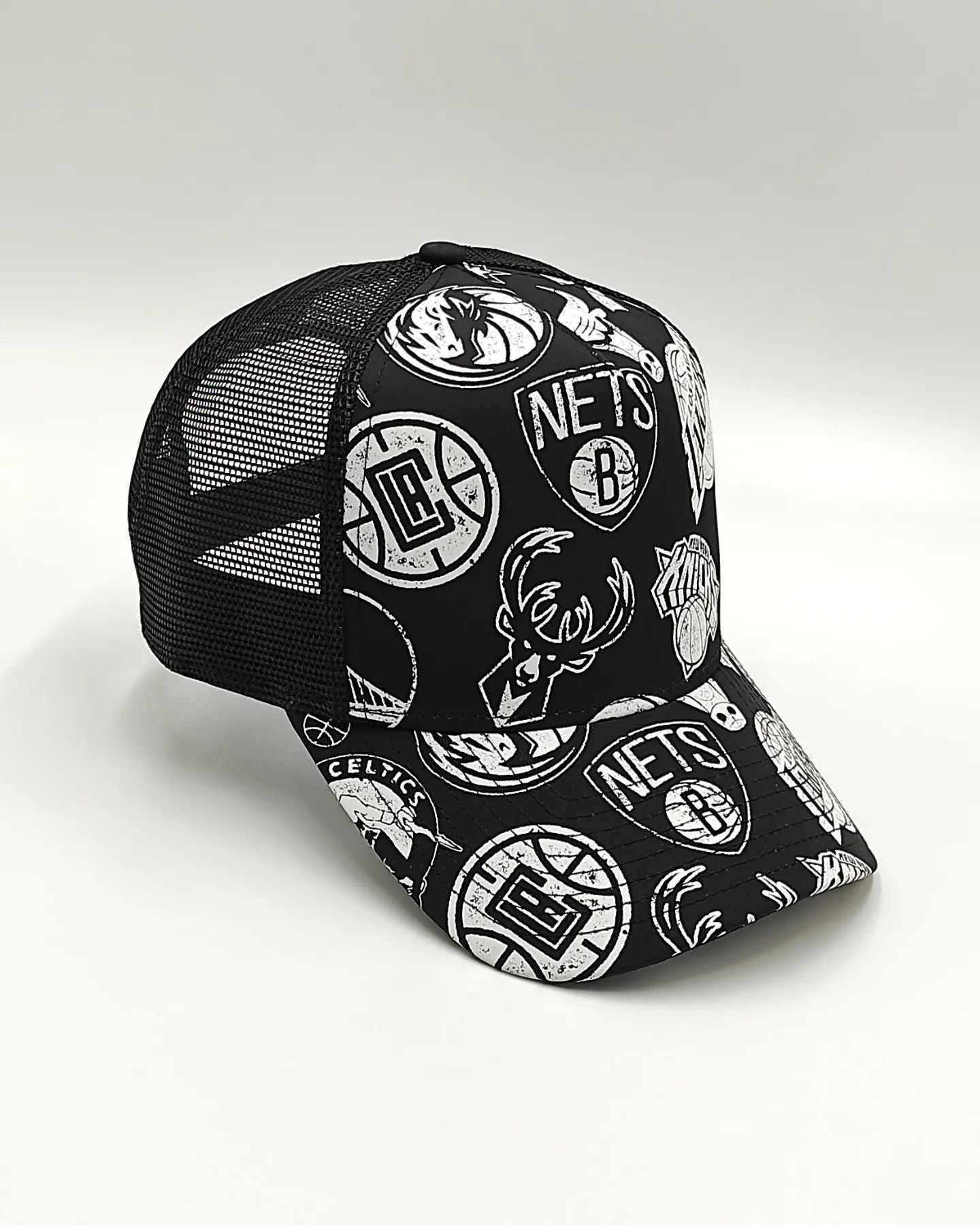Gorra New Era NBA Trucker Negra edición ALL-OVER
