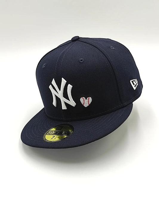 Gorra New Era Fitted 59Fifty MLB New York Yankees 1996 WORLD SERIES Exclusiva TEAM HEARTS - Azul marino
