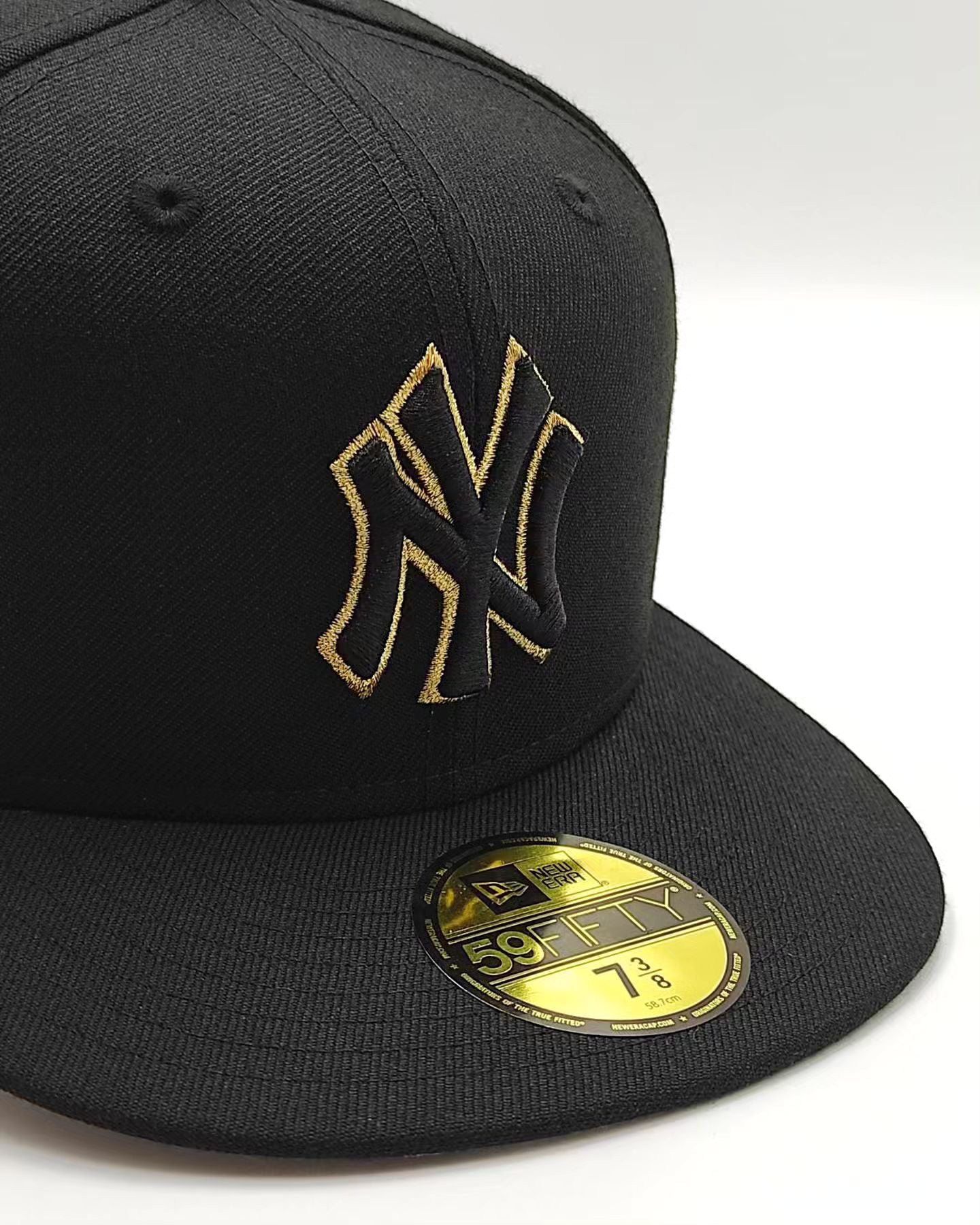 Gorra New Era 59Fifty de los New York Yankees con acentos metálicos