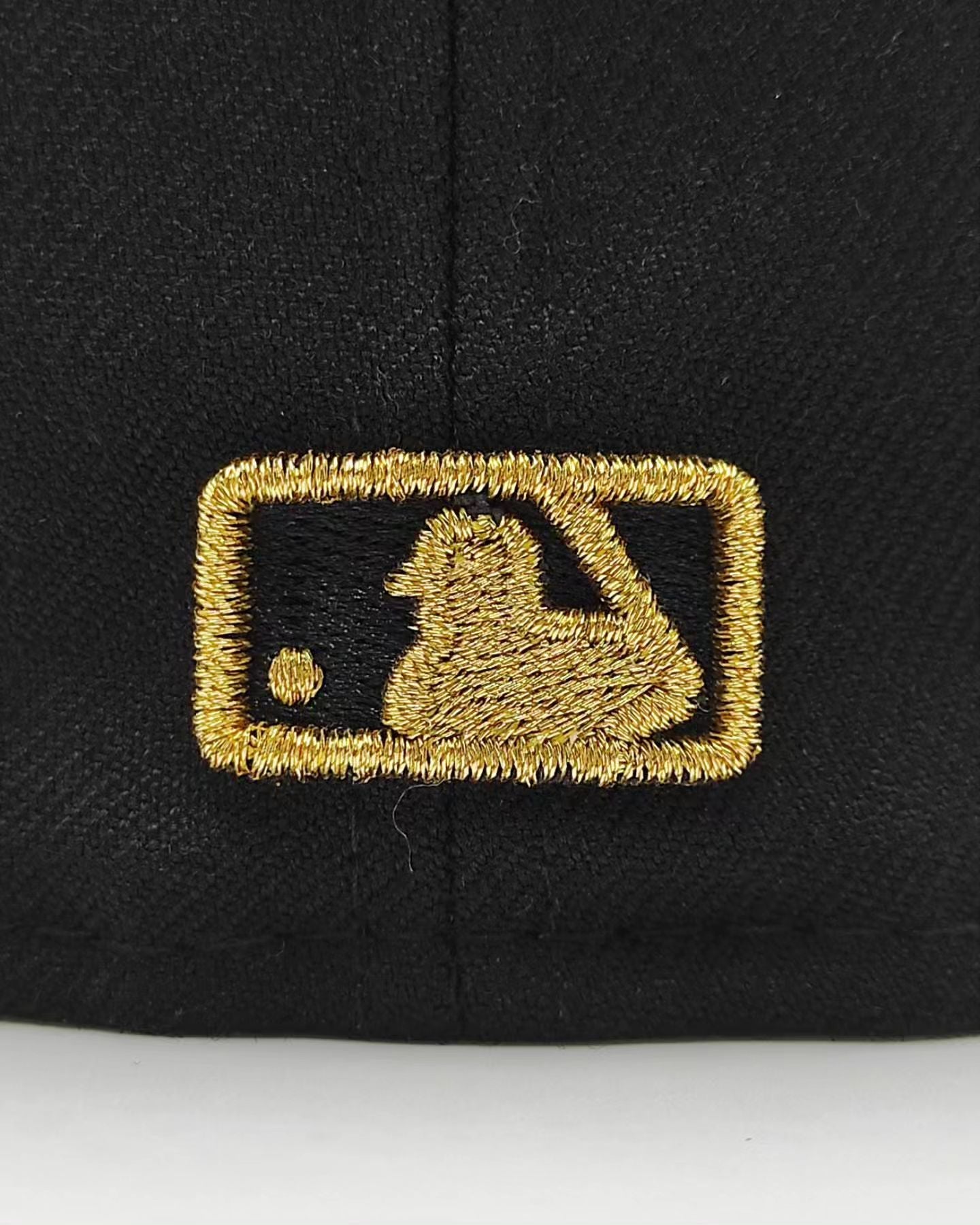 Gorra New Era 59Fifty de los New York Yankees con acentos metálicos