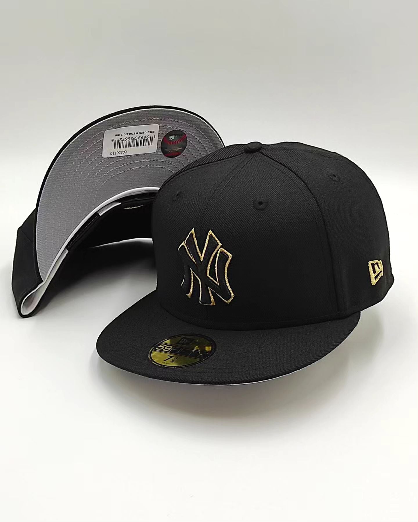Gorra New Era 59Fifty de los New York Yankees con acentos metálicos