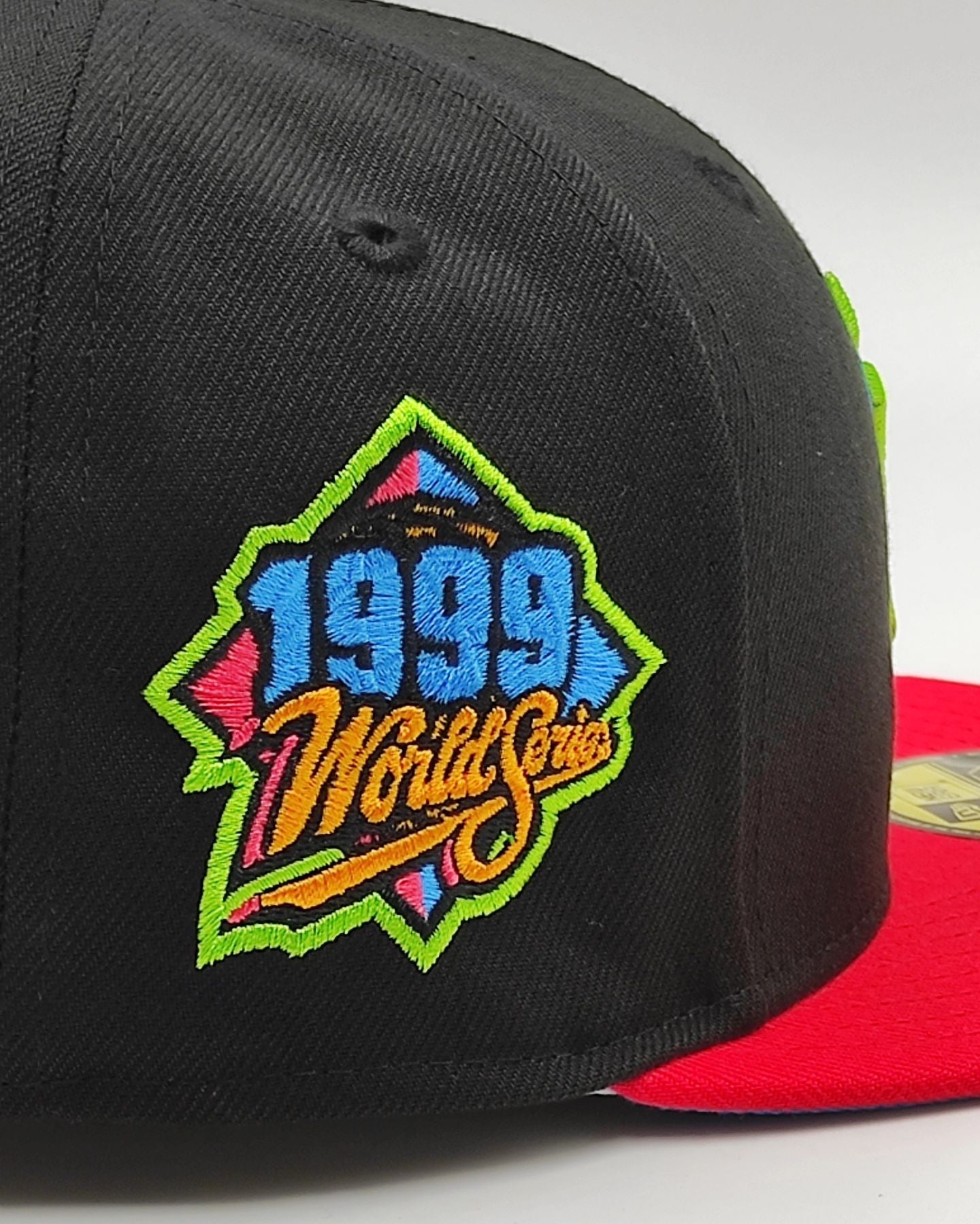 Gorra New Era 59Fifty Weels New York Yankees Parche Serie Mundial 1999 - negra infrarrojo