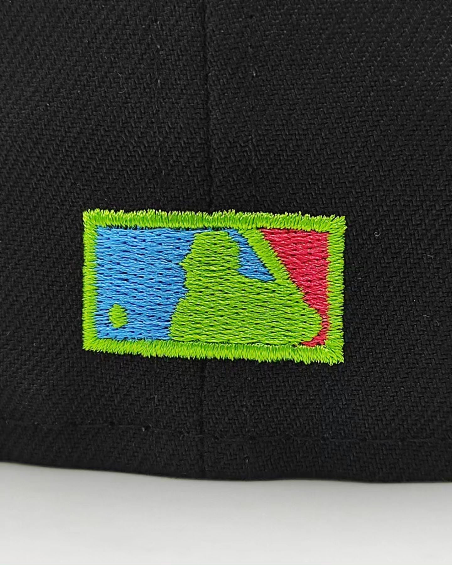 Gorra New Era 59Fifty Weels New York Yankees Parche Serie Mundial 1999 - negra infrarrojo