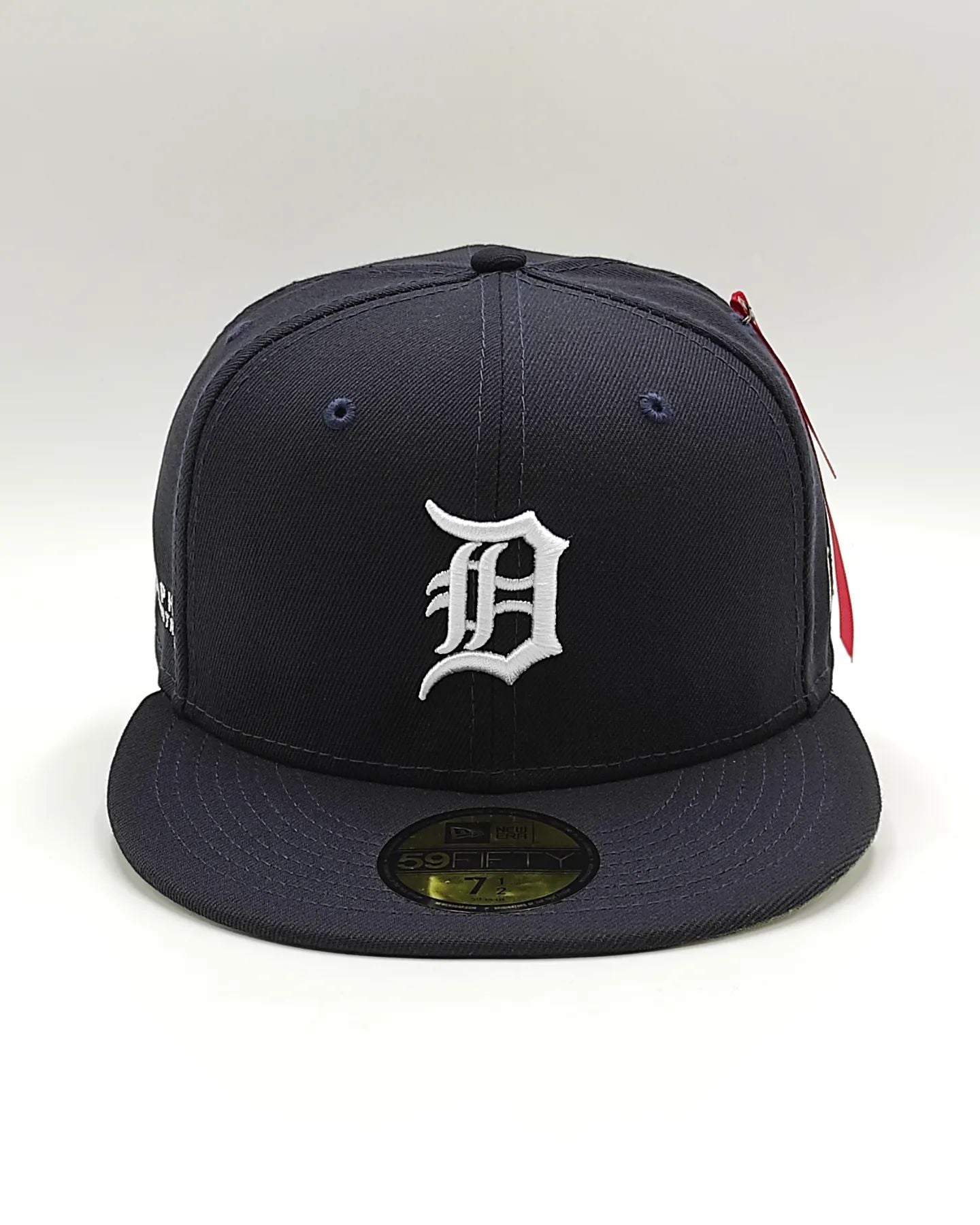 New Era Detroit Tigers Alpha Industries 59FIFTY Ajustada