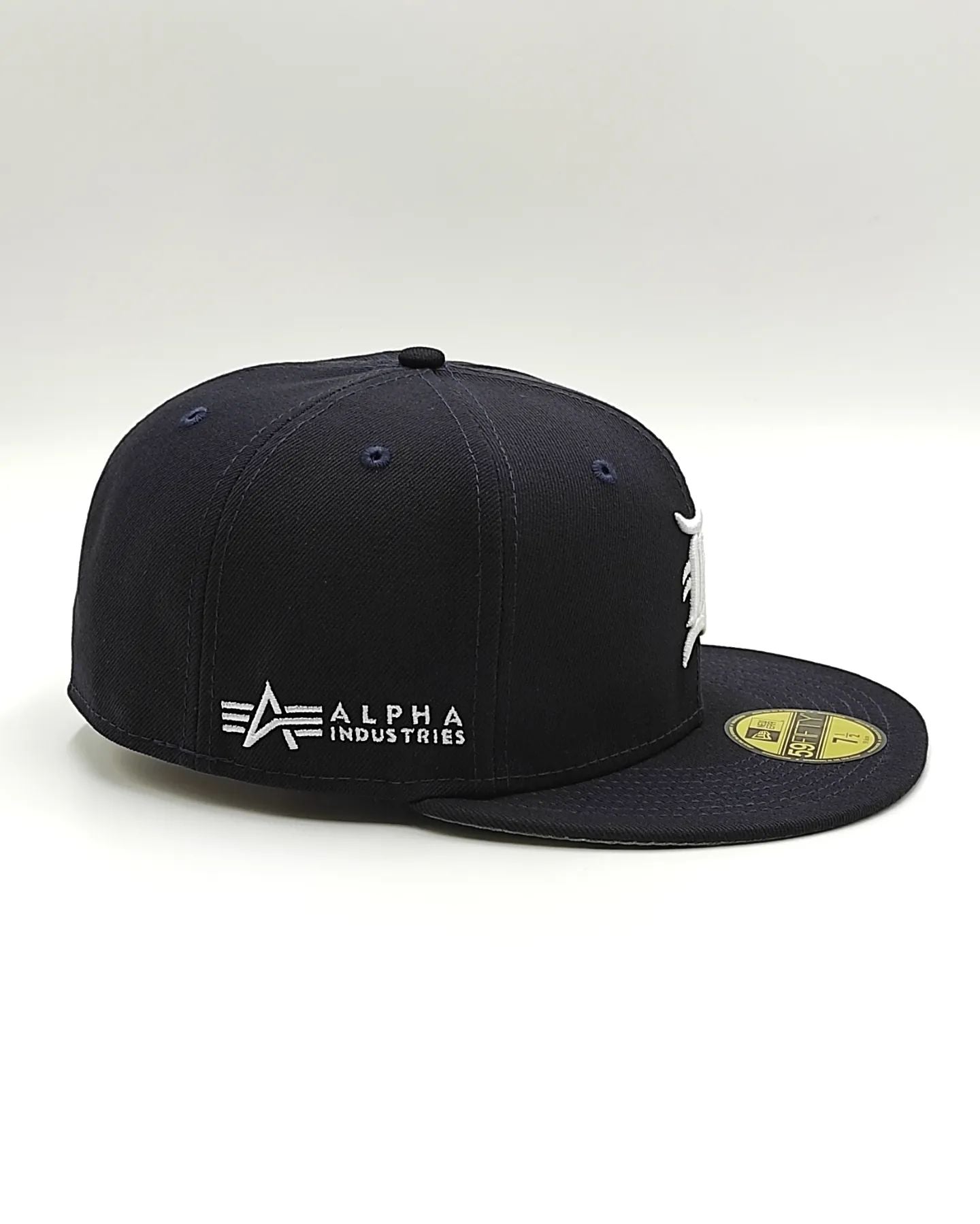 New Era Detroit Tigers Alpha Industries 59FIFTY Ajustada