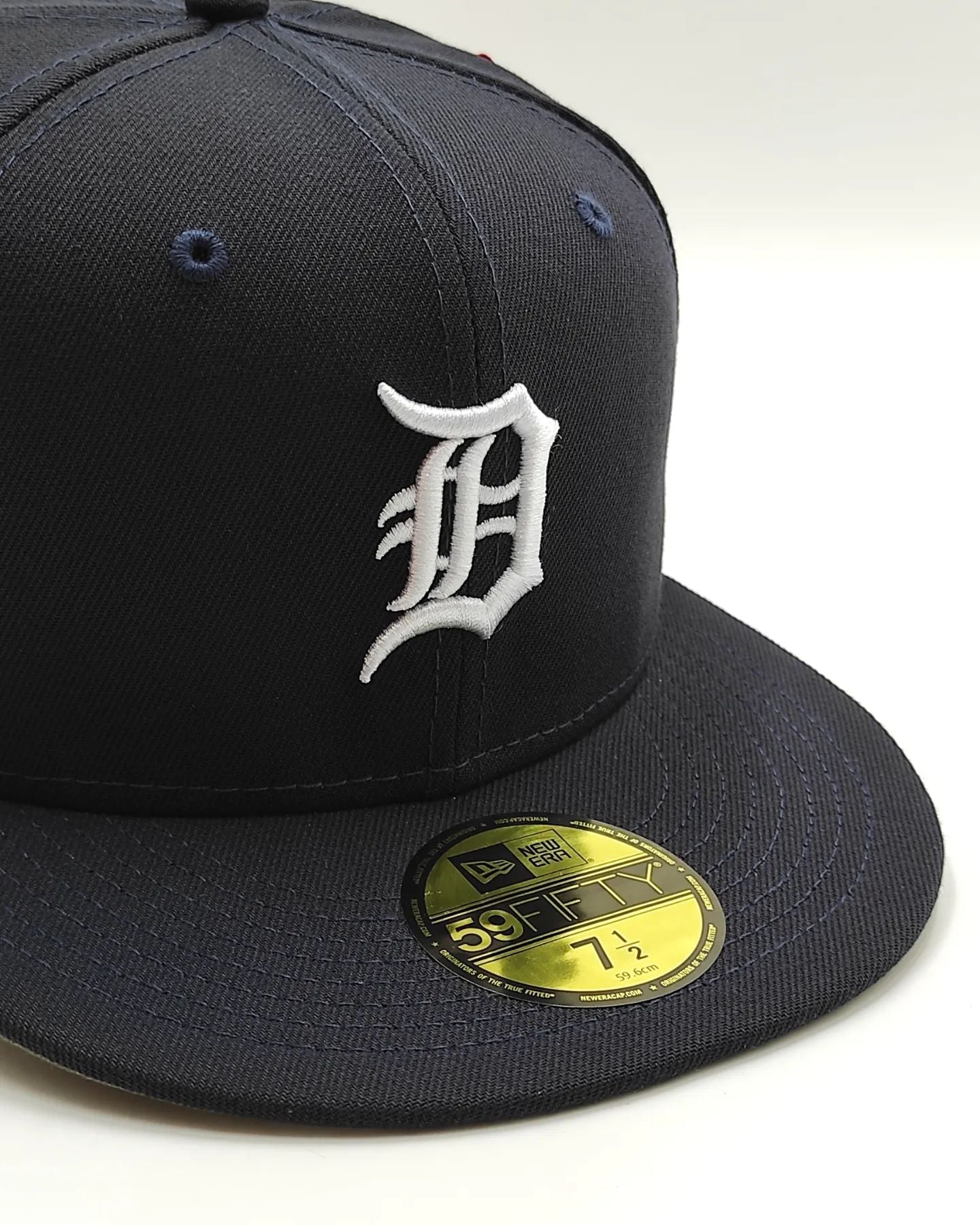 New Era Detroit Tigers Alpha Industries 59FIFTY Ajustada