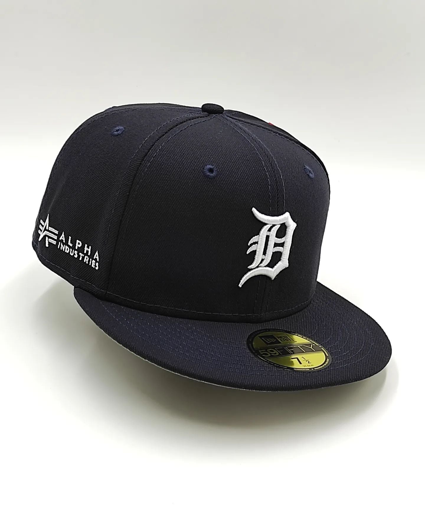 New Era Detroit Tigers Alpha Industries 59FIFTY Ajustada