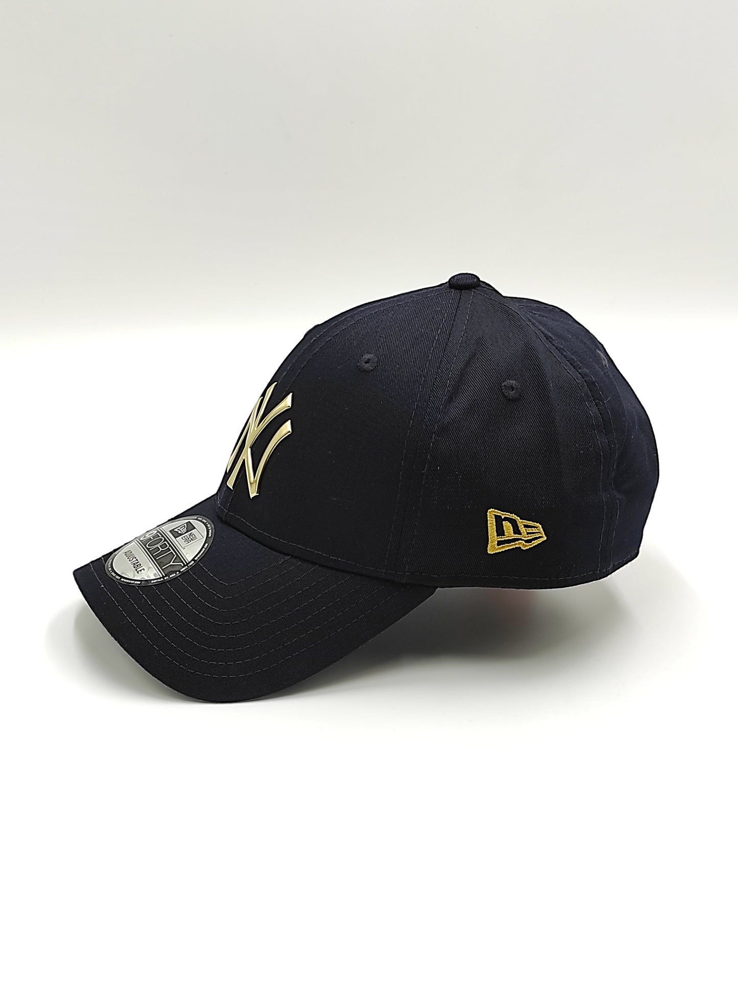 Gorra New Era New York Yankees 9forty con logo metalizado