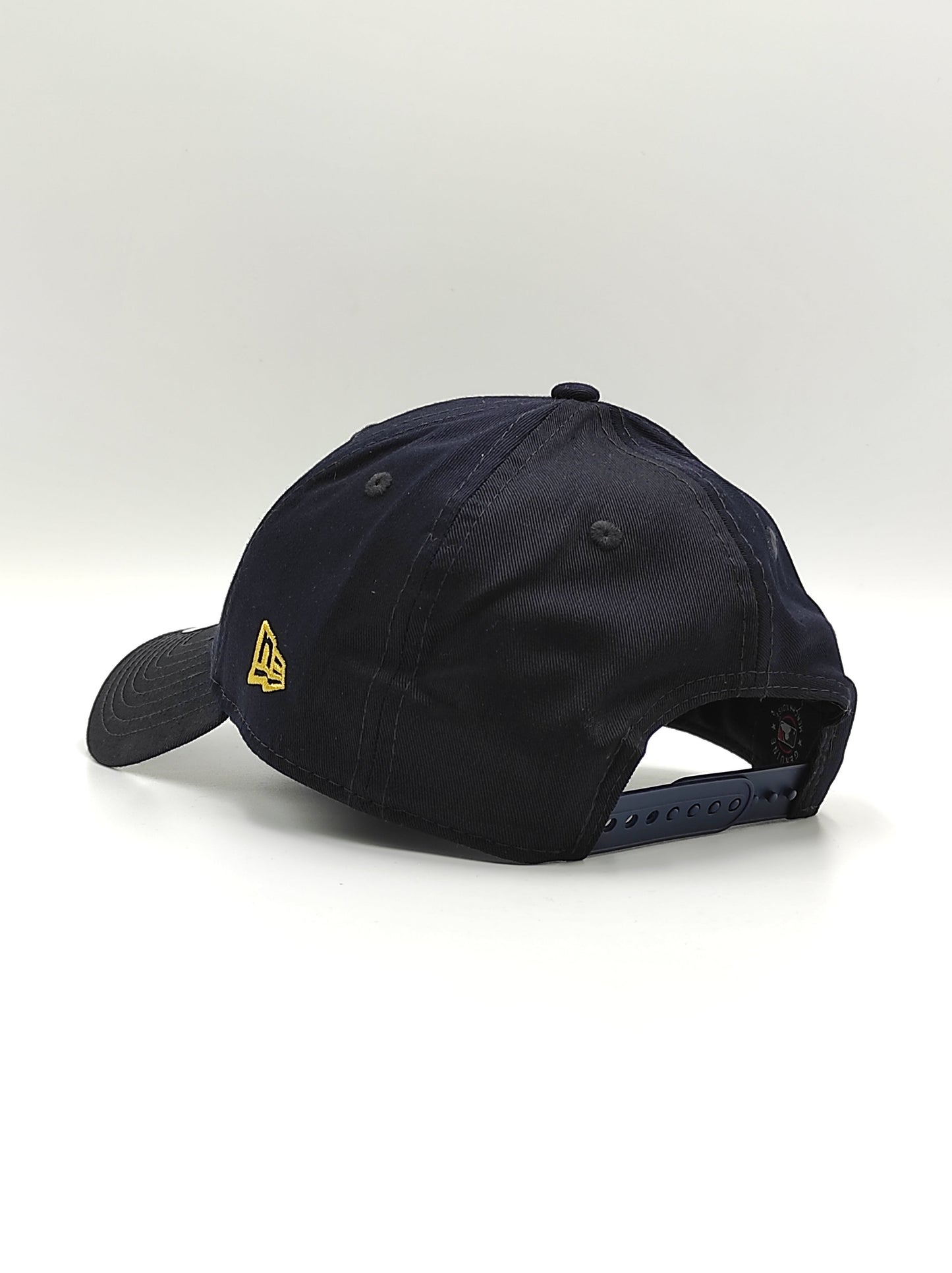 Gorra New Era New York Yankees 9forty con logo metalizado