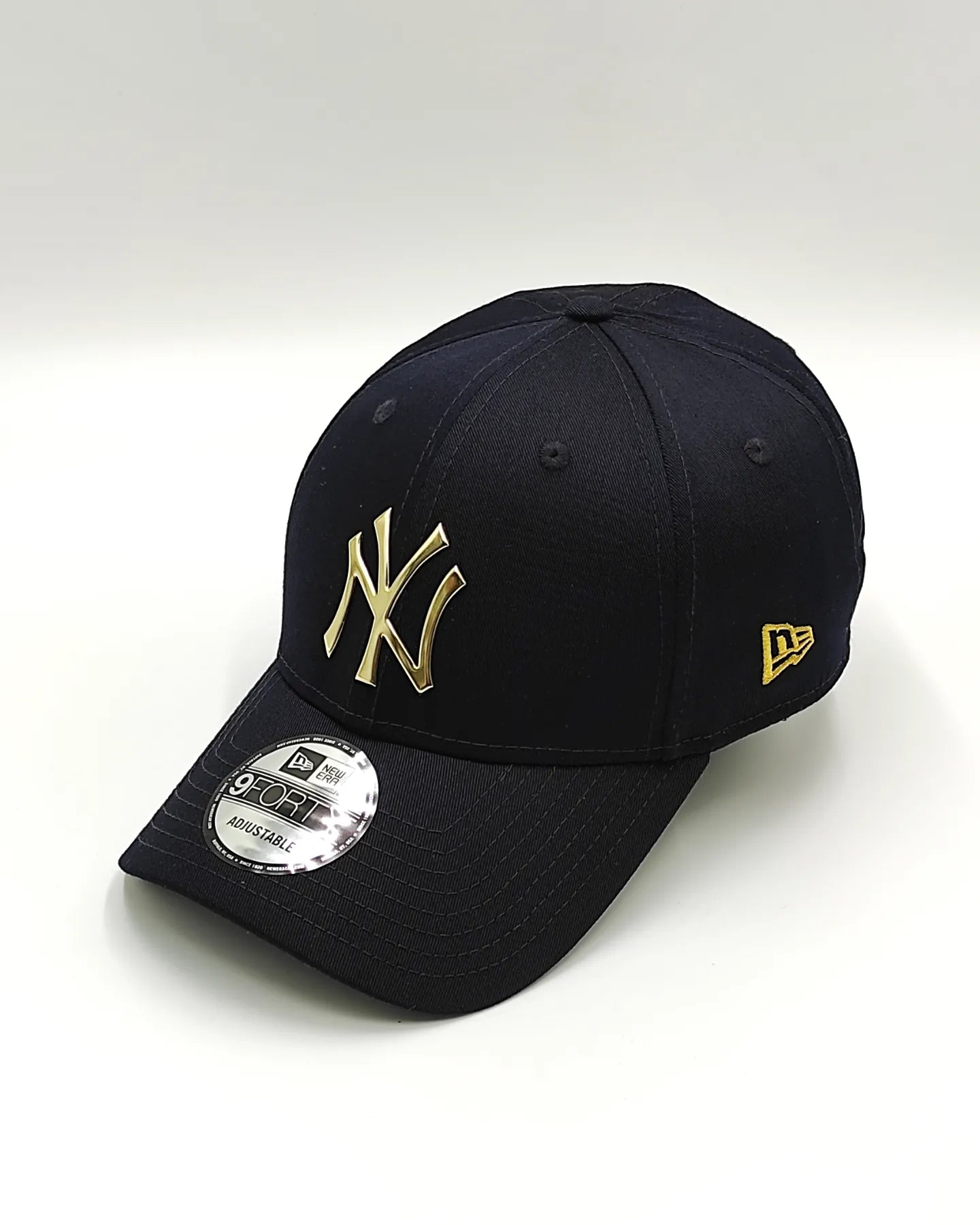 Gorra New Era New York Yankees 9forty con logo metalizado