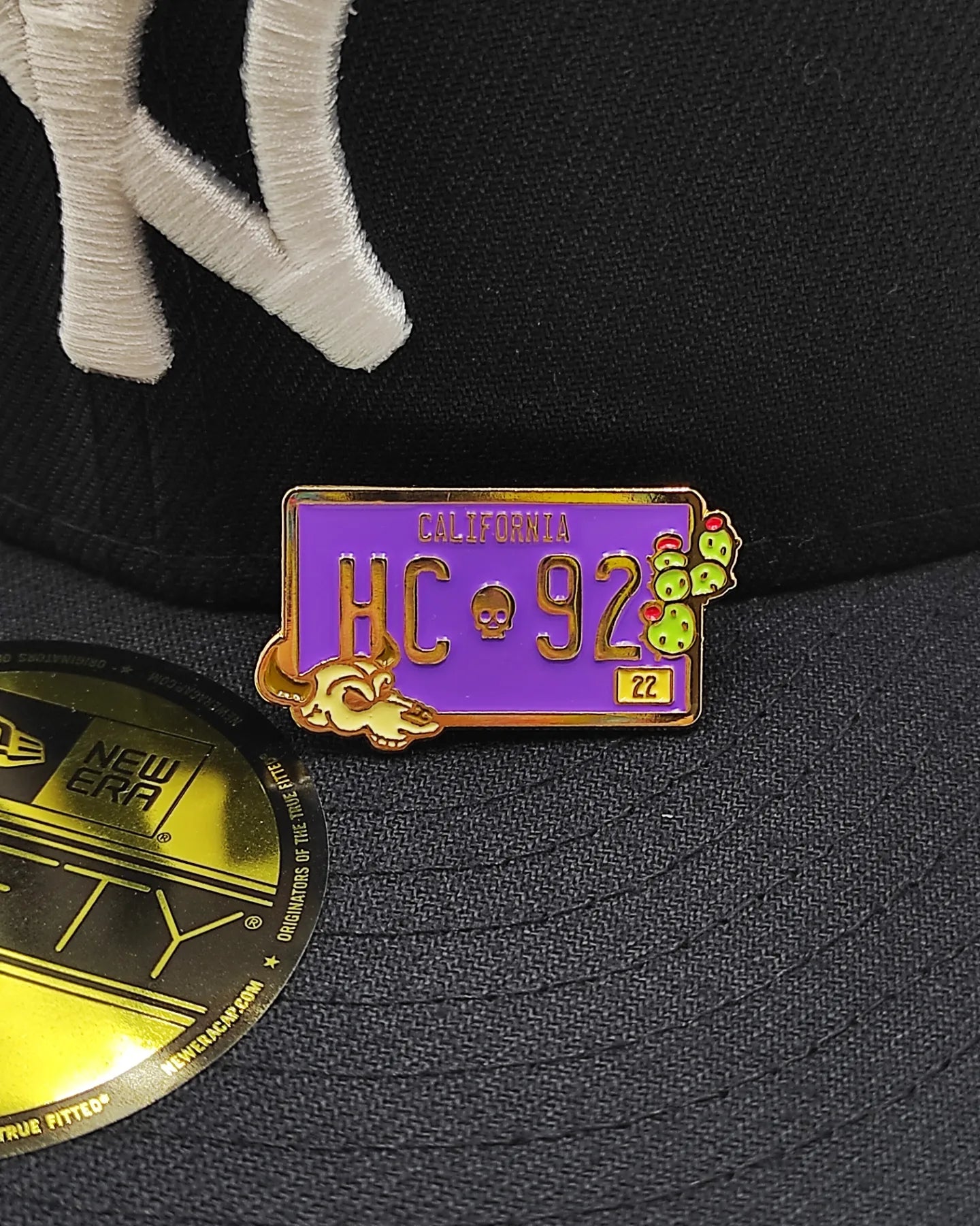 Pin Metálico Importado de EE. UU. / H.C.