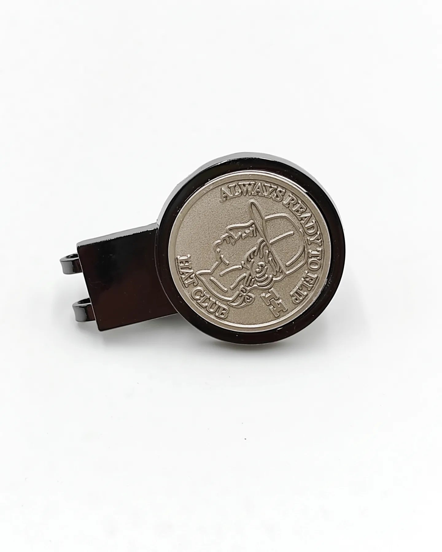 Pin lateral con destapador Hat Club