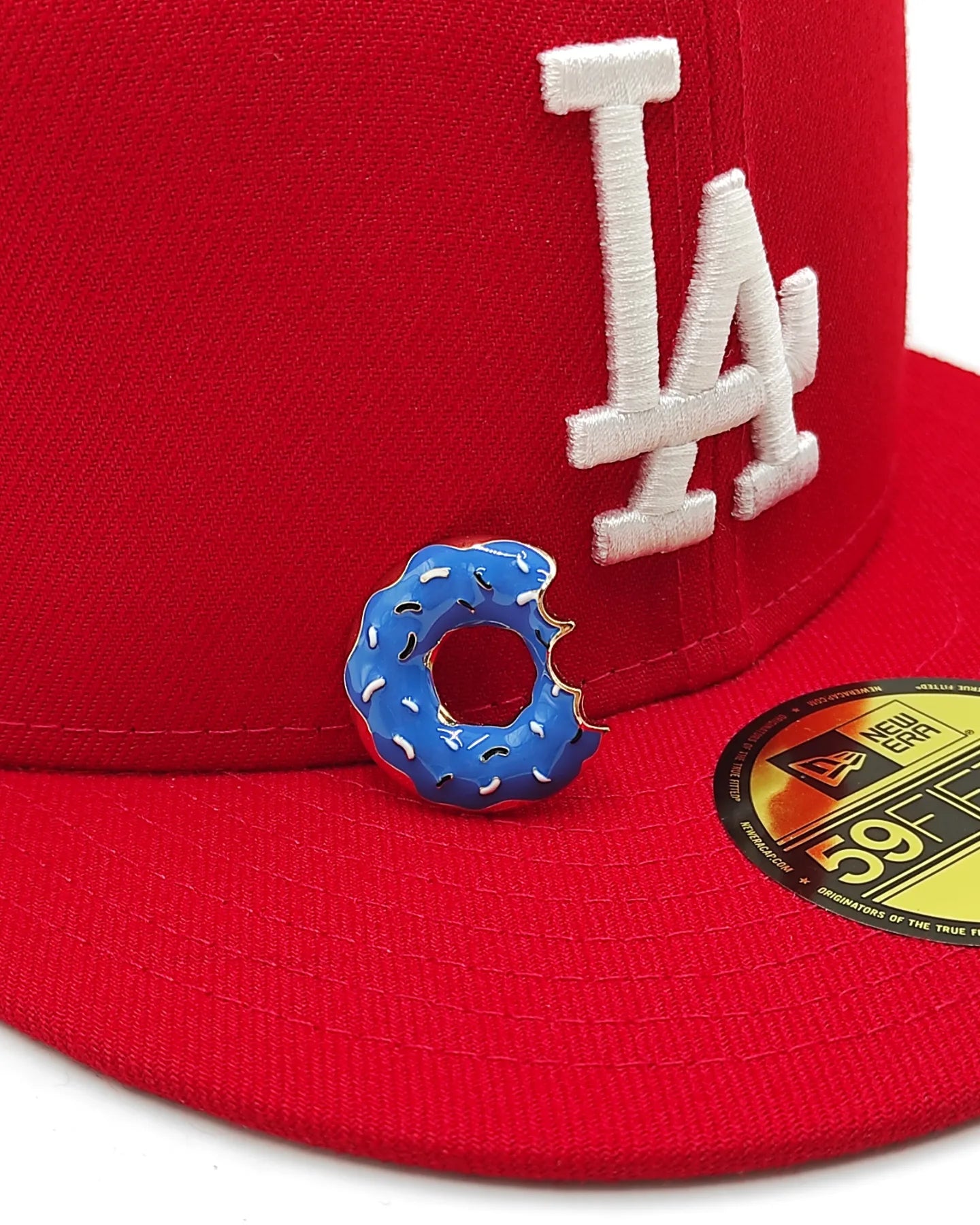 Pin metálico Donuts Hat Club