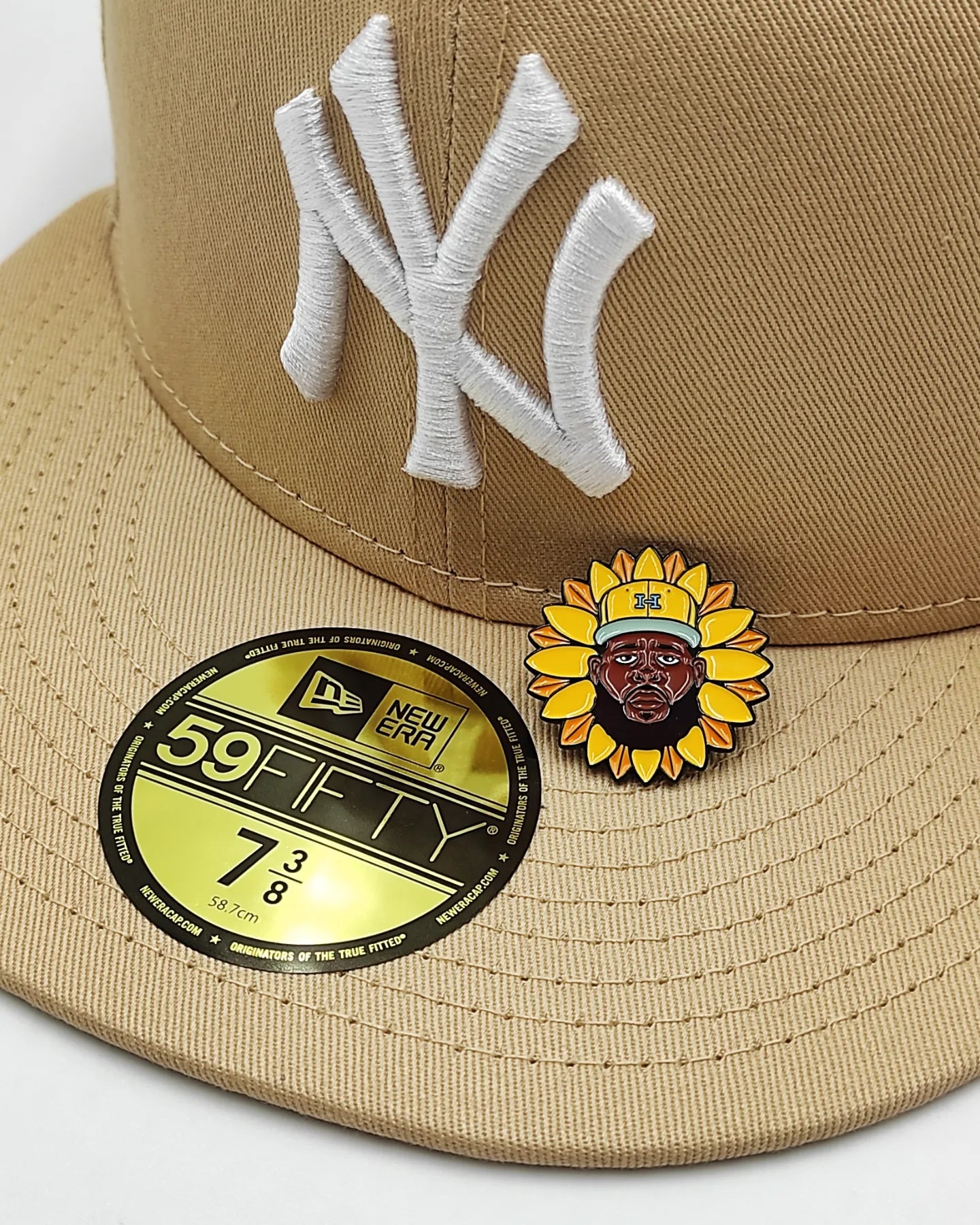 Pin metálico Colors Hat Club
