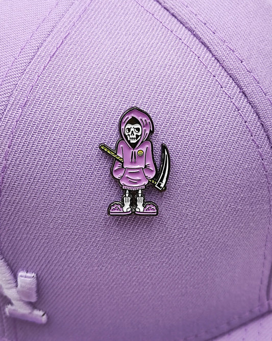Pin metálico Muerte morada
