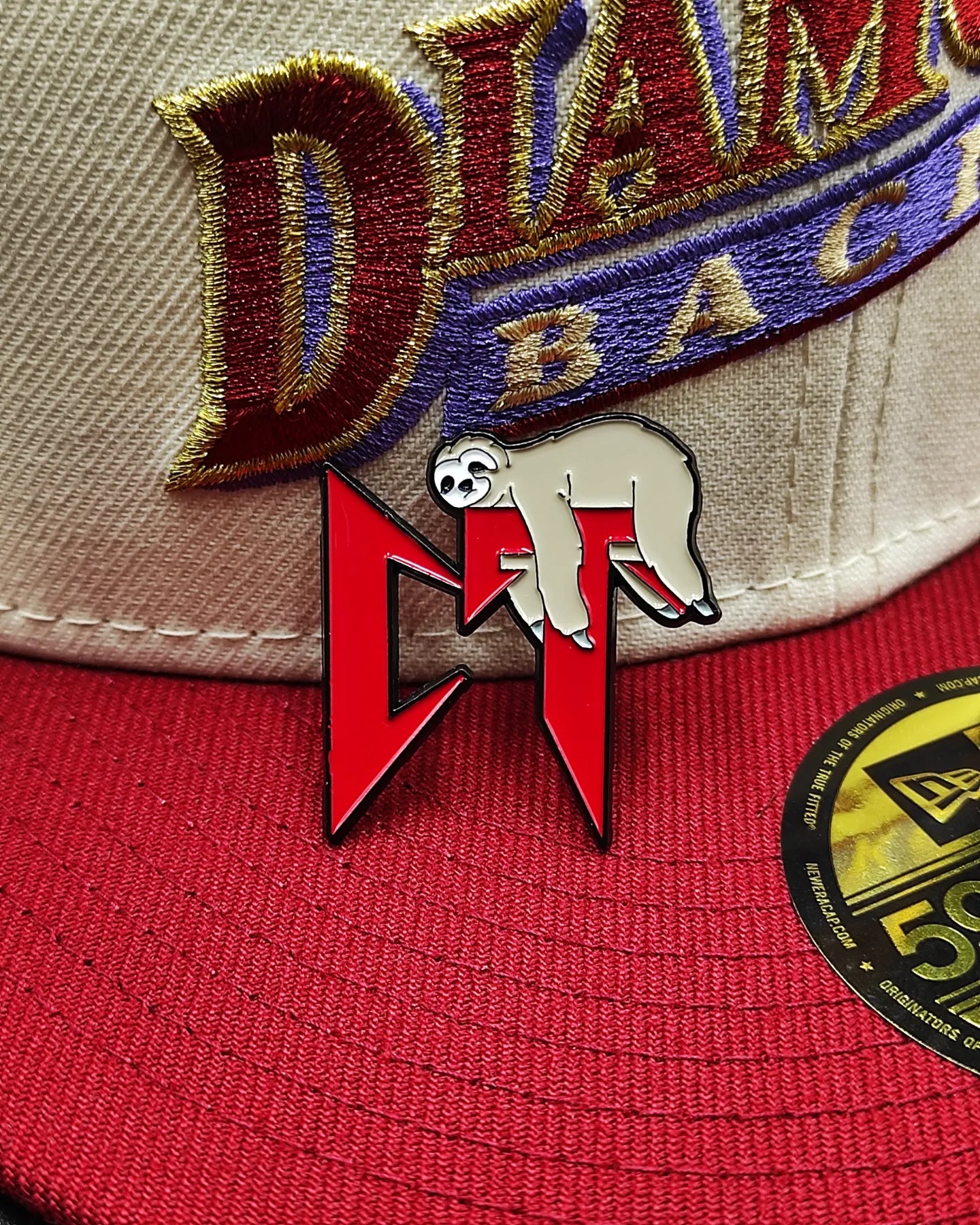 Pin metálico