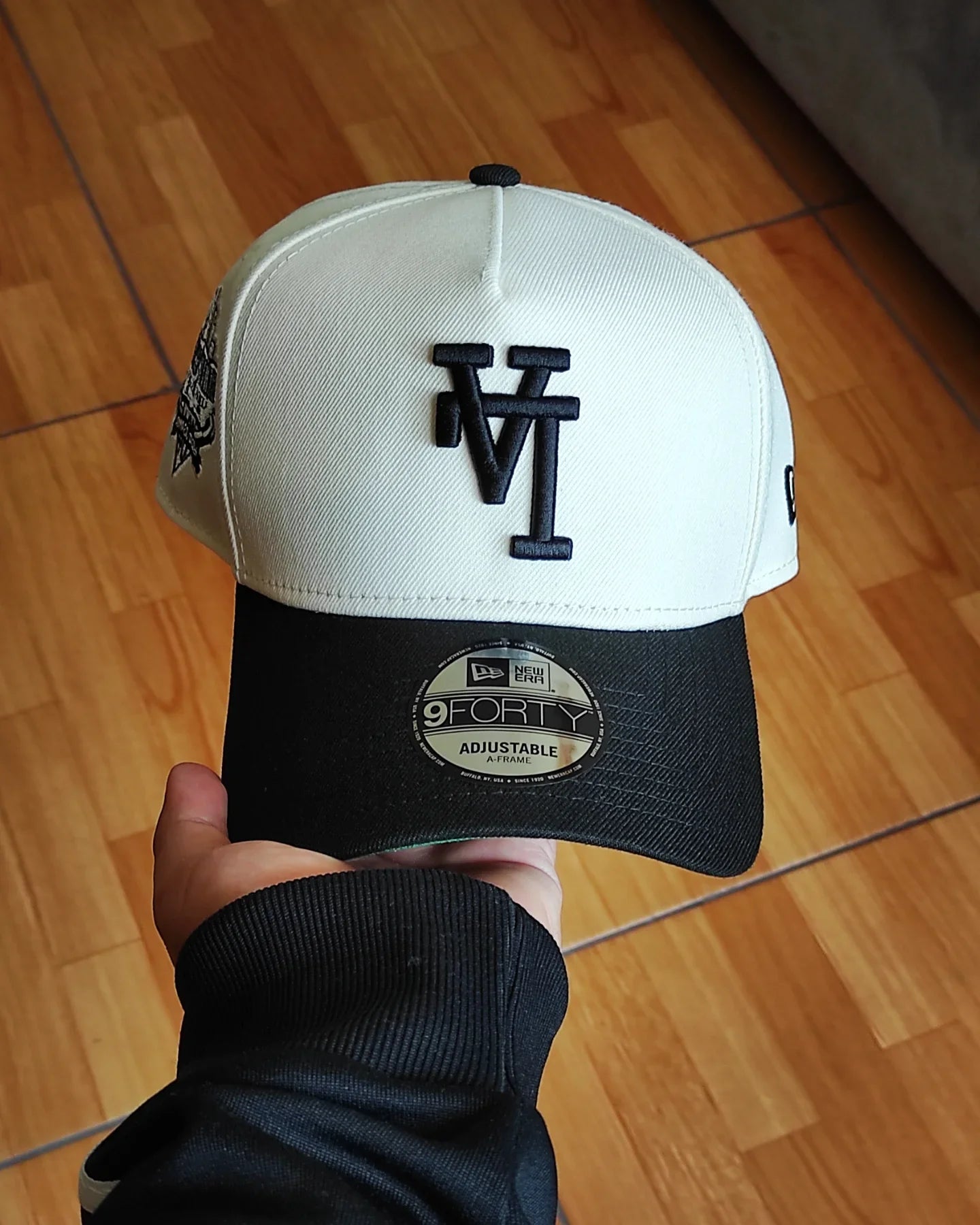 New Era Los Angeles Dodgers logotipo UPSIDE Chrome negro 9FORTY A-FRAME