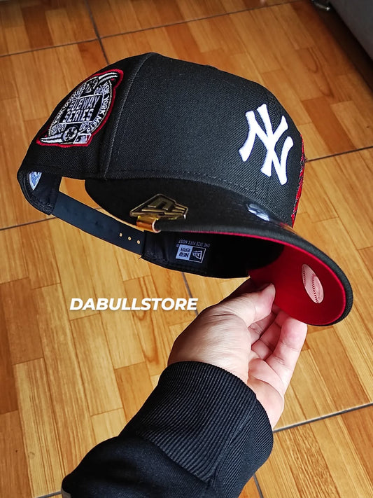 Gorra SNAPBACK 9FIFTY New Era New York Yankees Subway Series negra y roja
