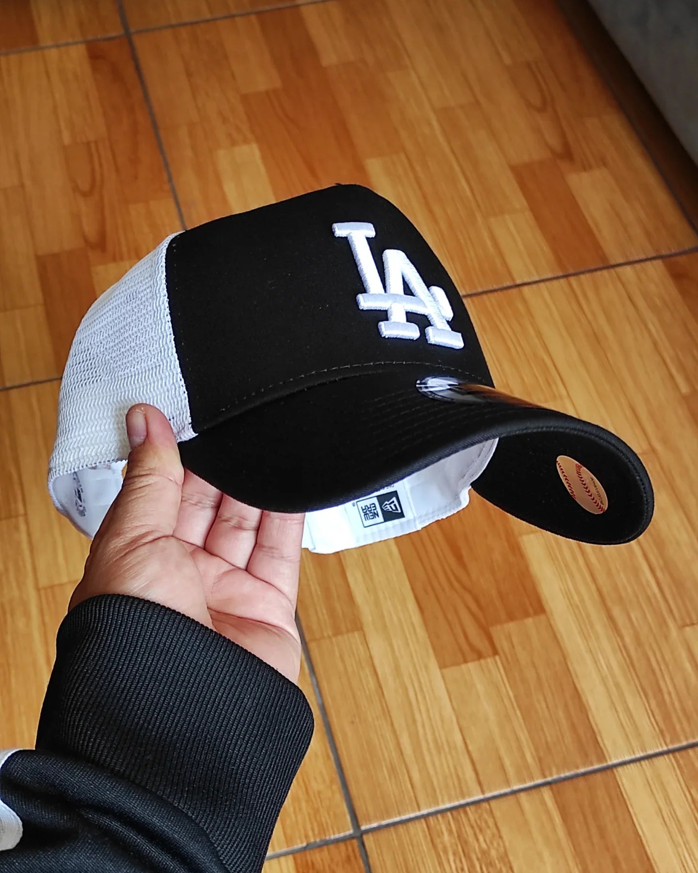 Gorra trucker a-frame negra y blanca de Los Angeles Dodgers de New Era