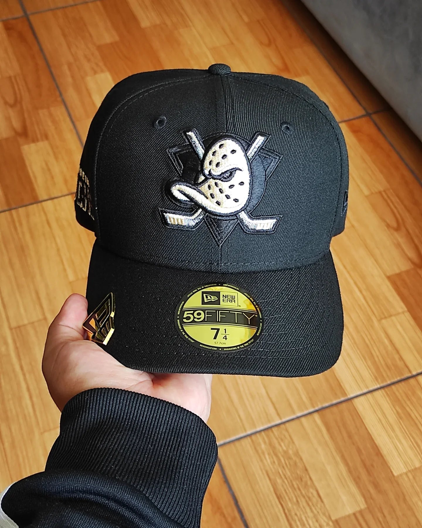 Gorra Ajustada 59Fifty Anaheim Ducks Blackout Prime Edition de New Era