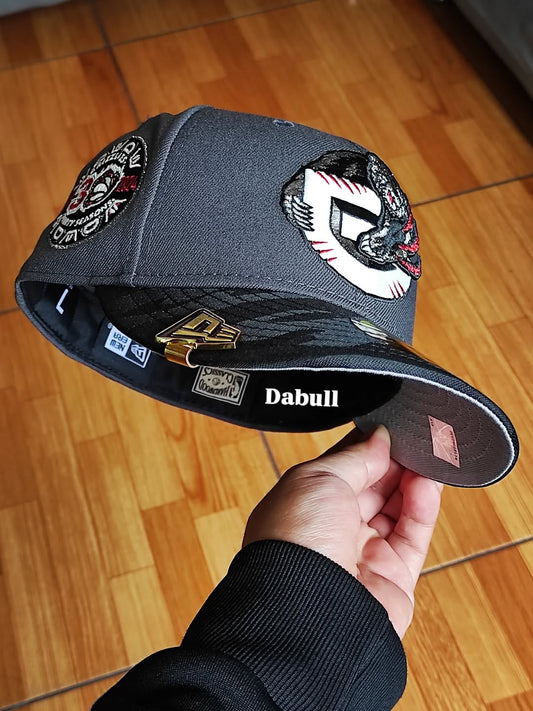 Gorra ajustada 59Fifty New Era Vancouver Grizzlies 30 Temporadas Gris Oscuro Edición Que Brilla En La Oscuridad