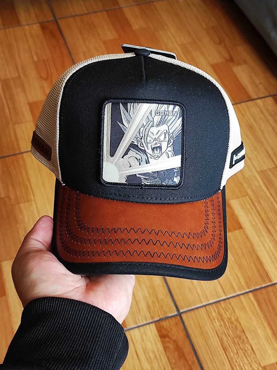 Gorra trucker Capslab Dragón Ball Gohan Super Saiyajin
