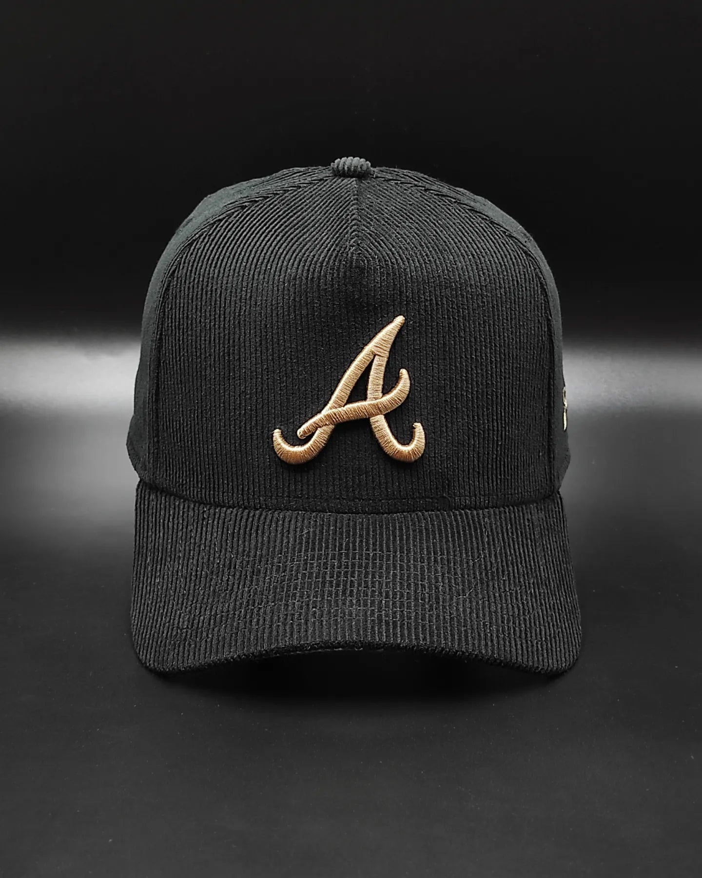Gorra New Era Atlanta Braves "Corduroy Black" 9 Forty A-FRAME con cierre a presión