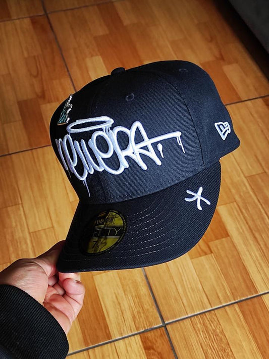 59FIFTY new era Graffiti azul marino incluye pin
